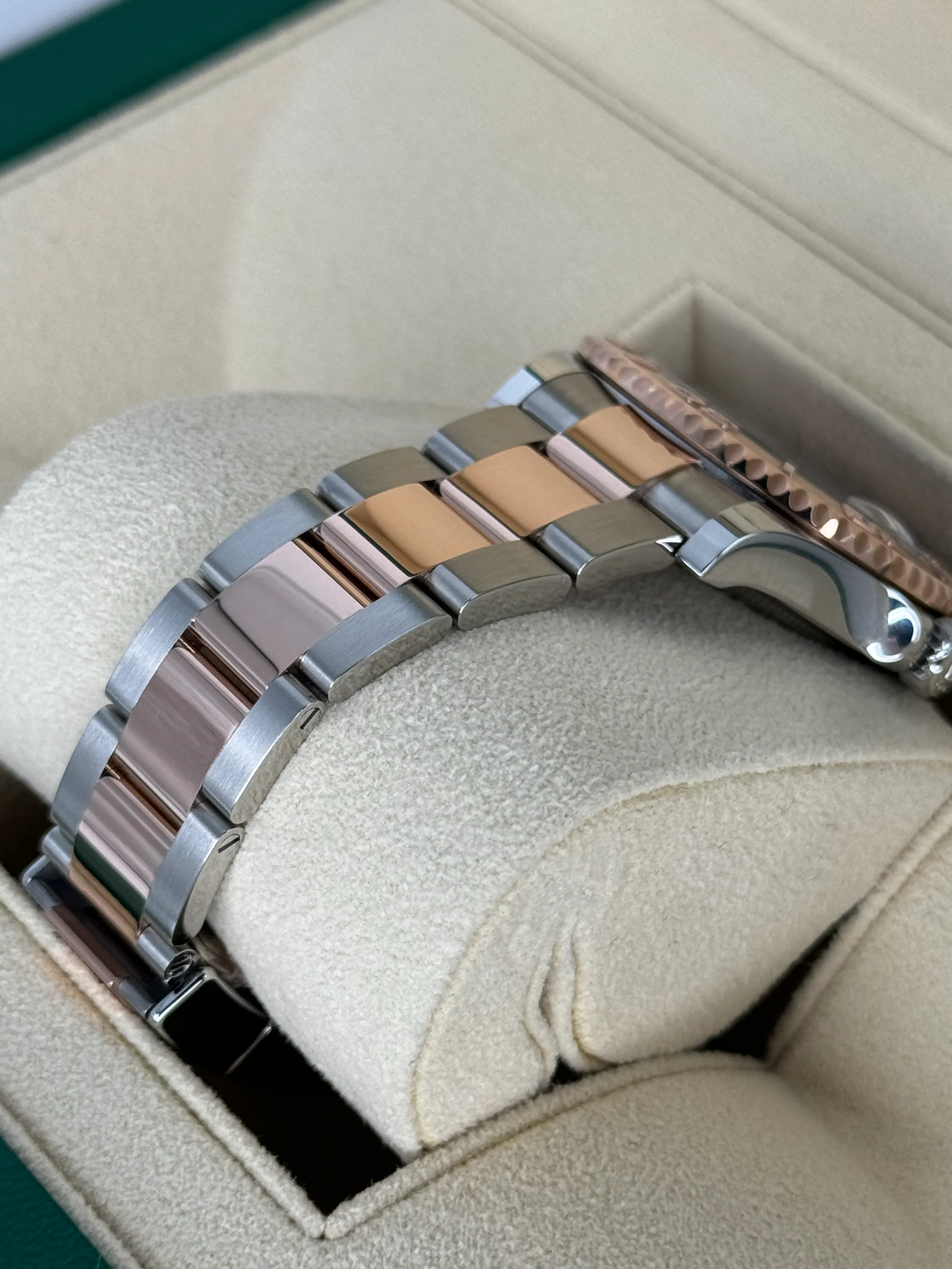 NEW 2023 Rolex Yacht-Master 37mm 268621 Two-Tone Black Dial - Image 5