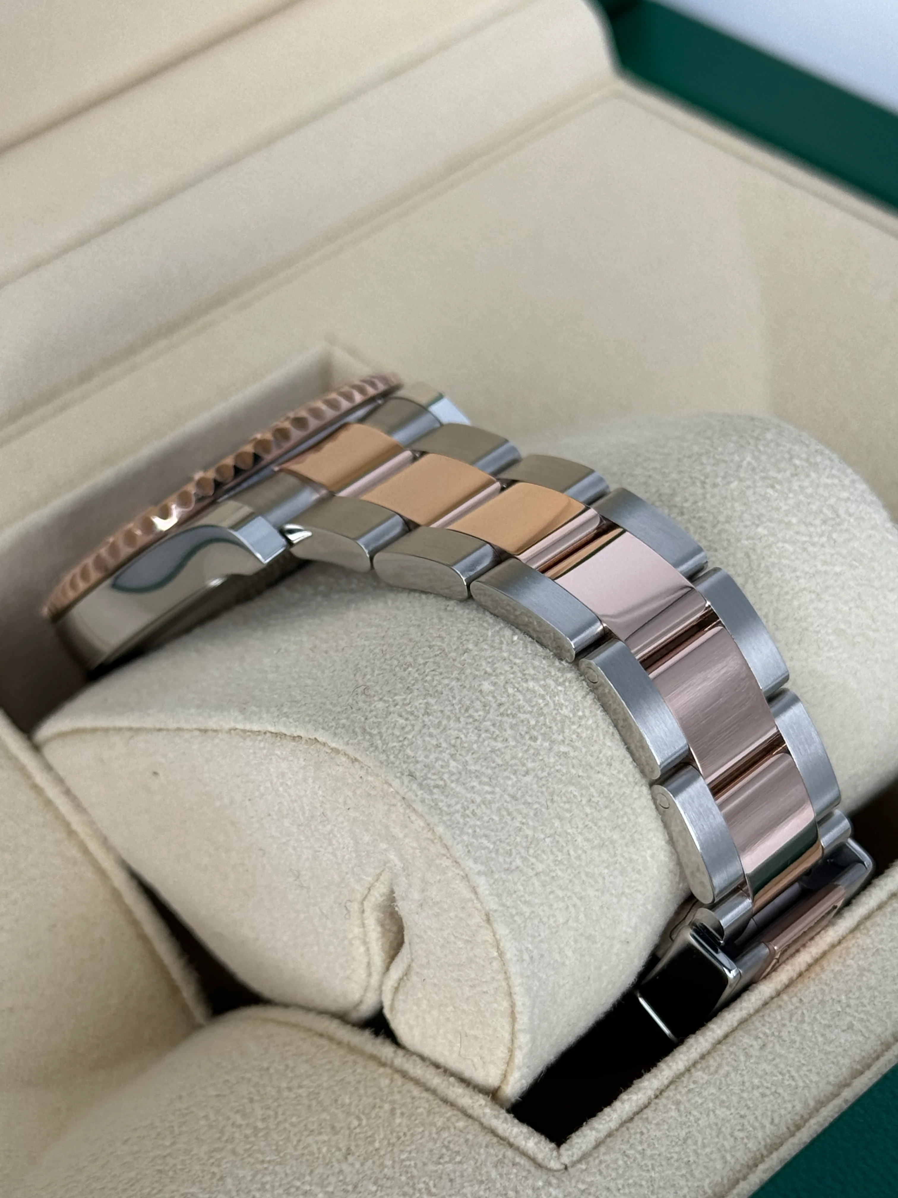 NEW 2023 Rolex Yacht-Master 37mm 268621 Two-Tone Black Dial - Image 6