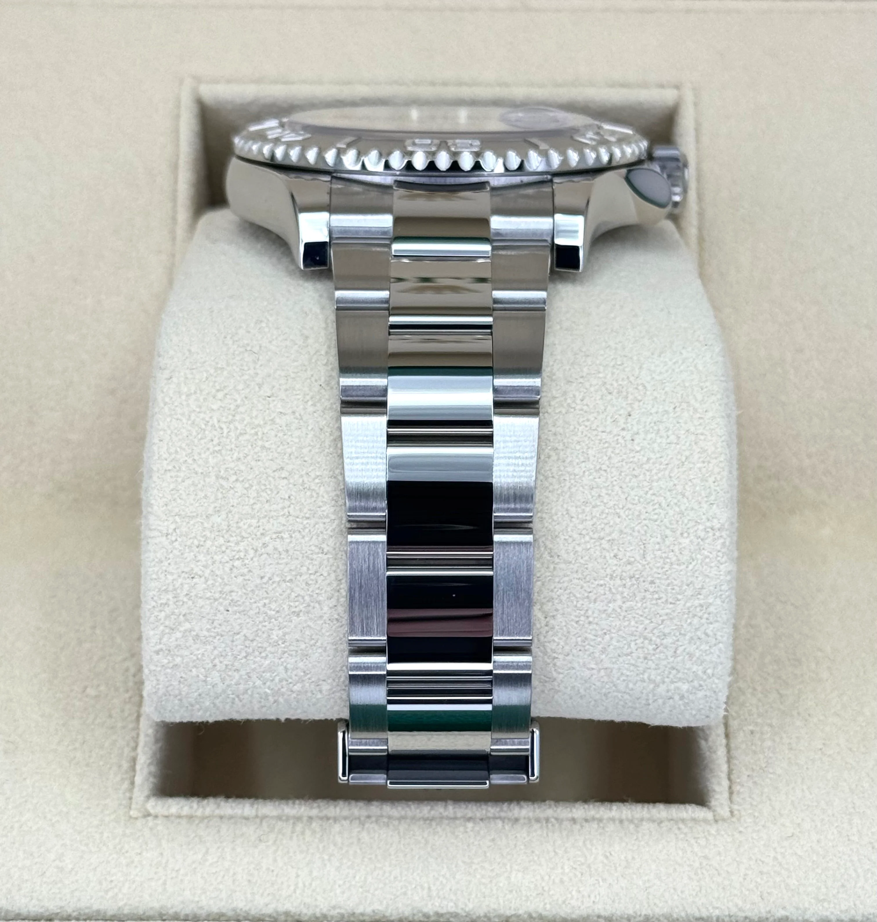 2023 Rolex Yacht-Master 40m 126622 Stainless Steel Blue Dial - Image 3