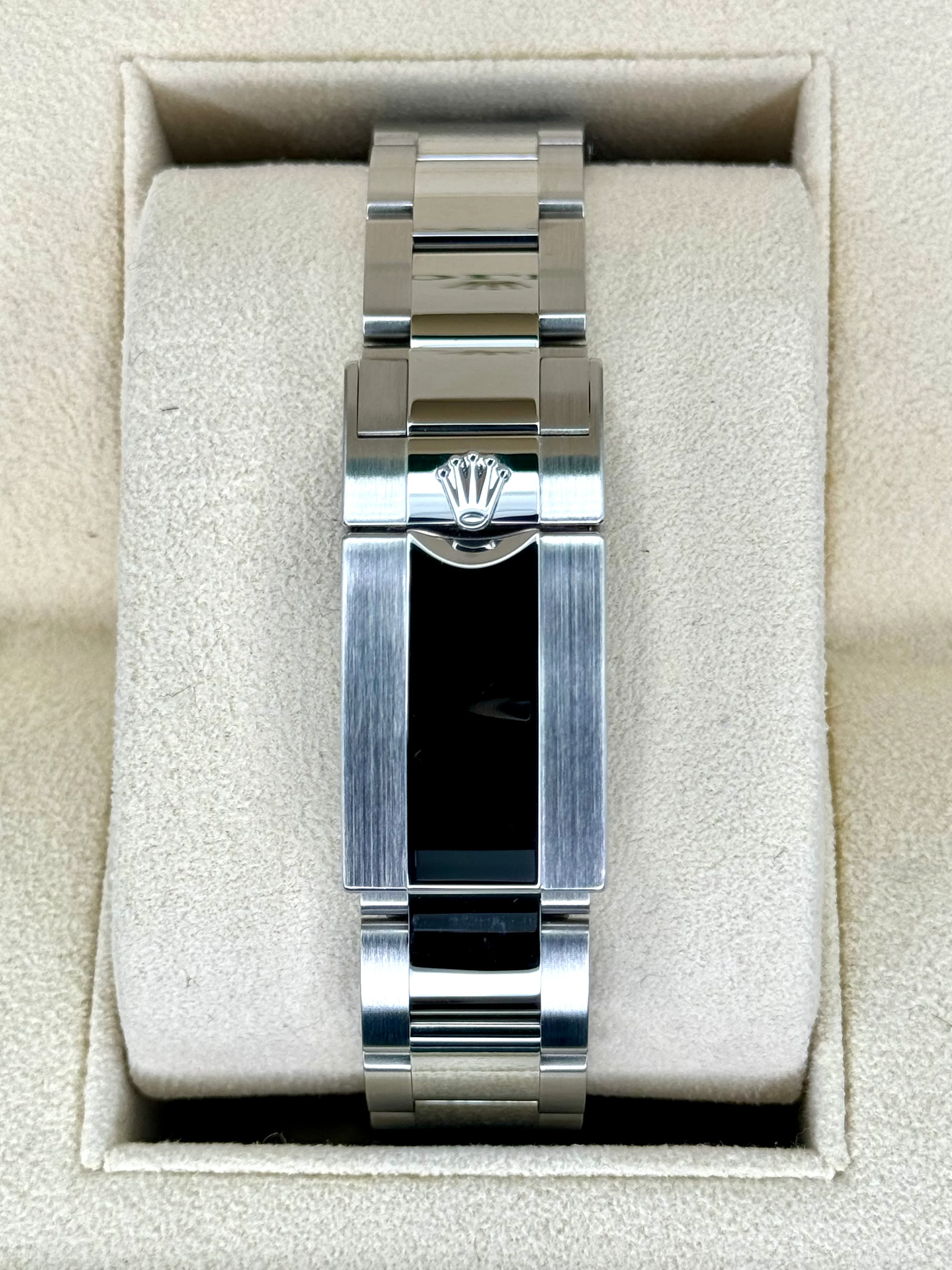 NEW 2023 Rolex Yacht-Master 40mm 126622 Stainless Steel Blue Dial - Image 2