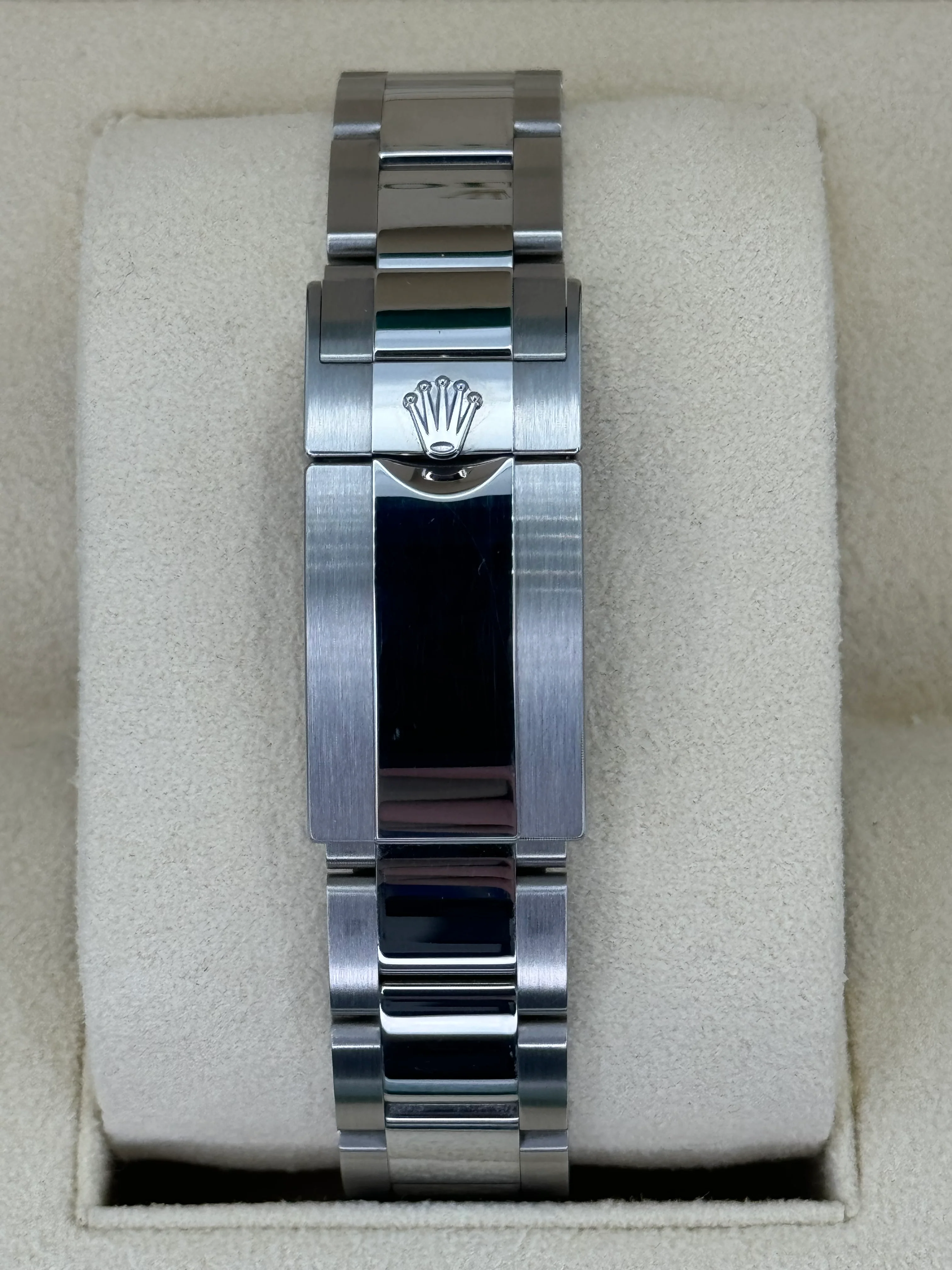NEW 2023 Rolex Yacht-Master 40mm 126622 Stainless Steel Blue Dial - Image 2