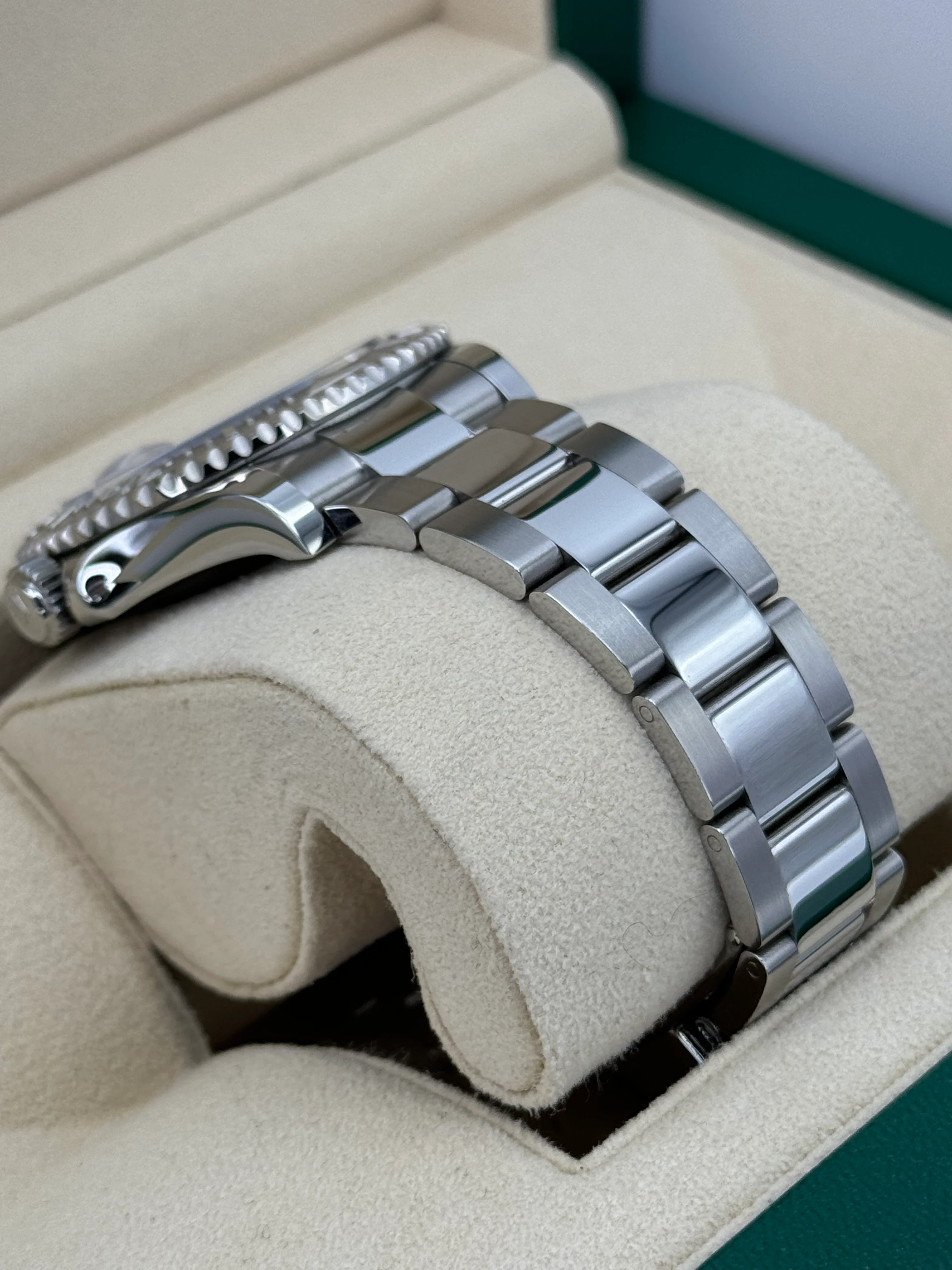 NEW 2023 Rolex Yacht-Master 40mm 126622 Stainless Steel Blue Dial - Image 8