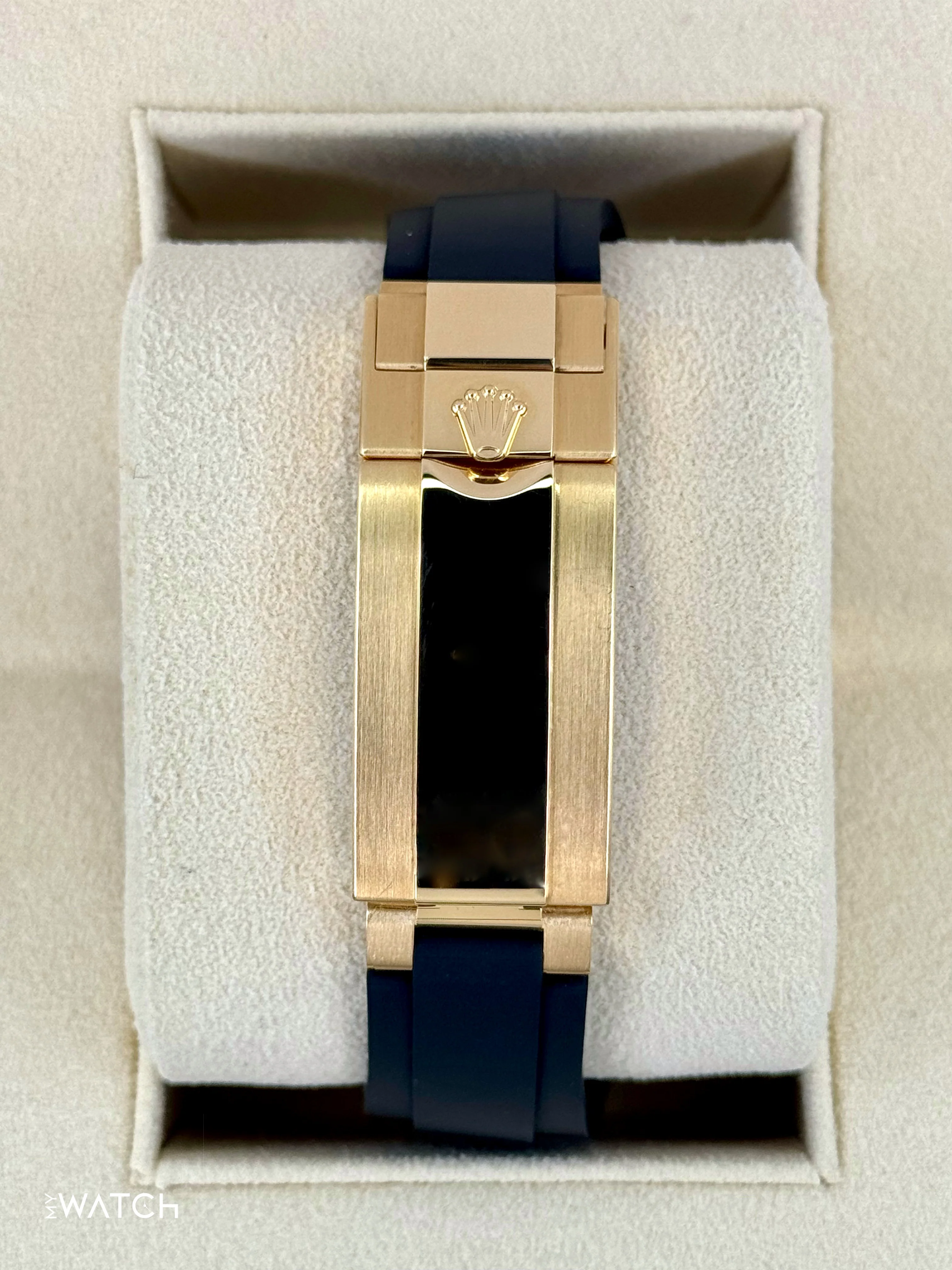 2023 Rolex Yacht-Master 42mm 226658 Gold Oysterflex Black Dial - Image 2