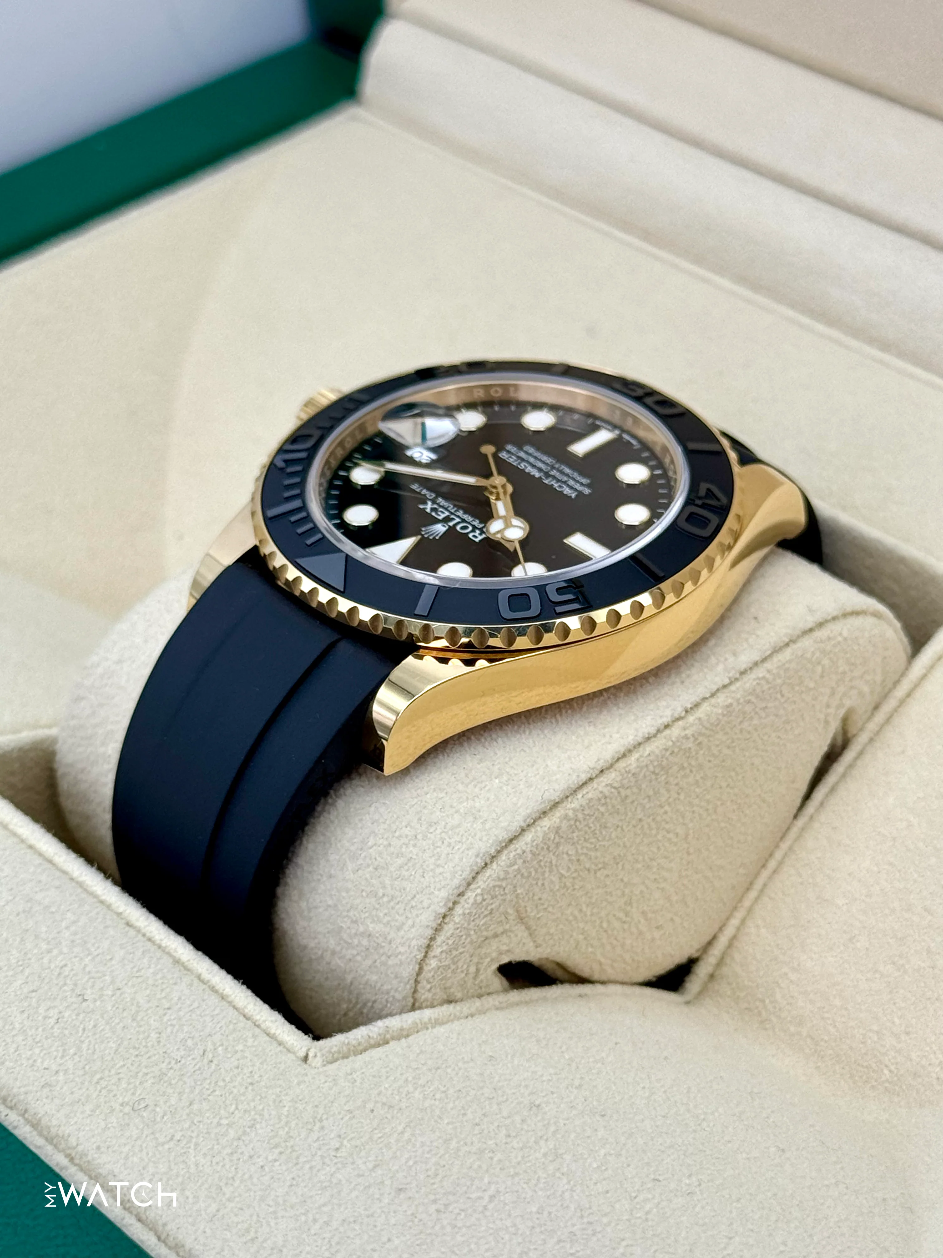 2023 Rolex Yacht-Master 42mm 226658 Gold Oysterflex Black Dial - Image 7