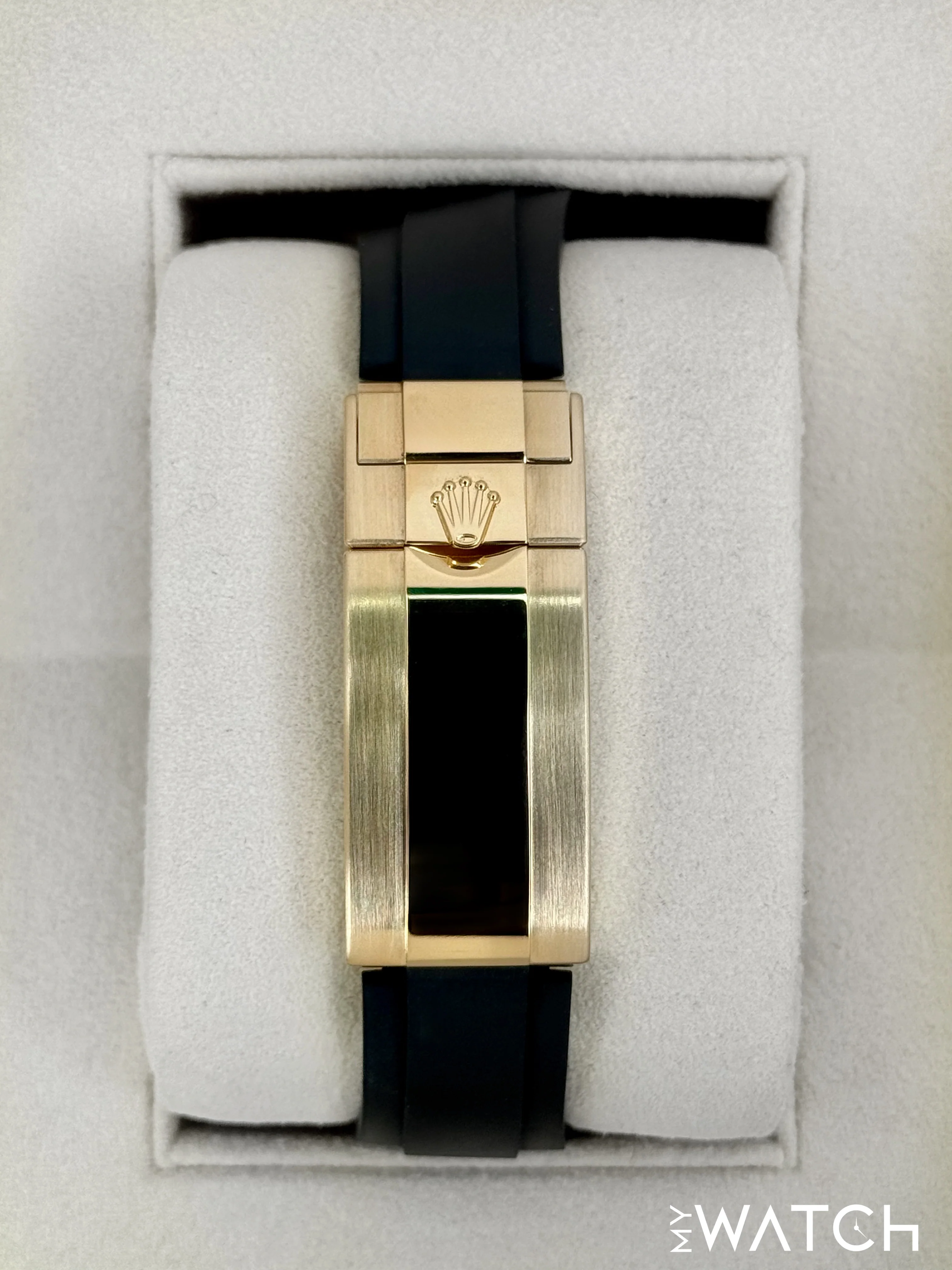 2023 Rolex Yacht-Master 42mm 226658 Gold Oysterflex Black Dial - Image 2