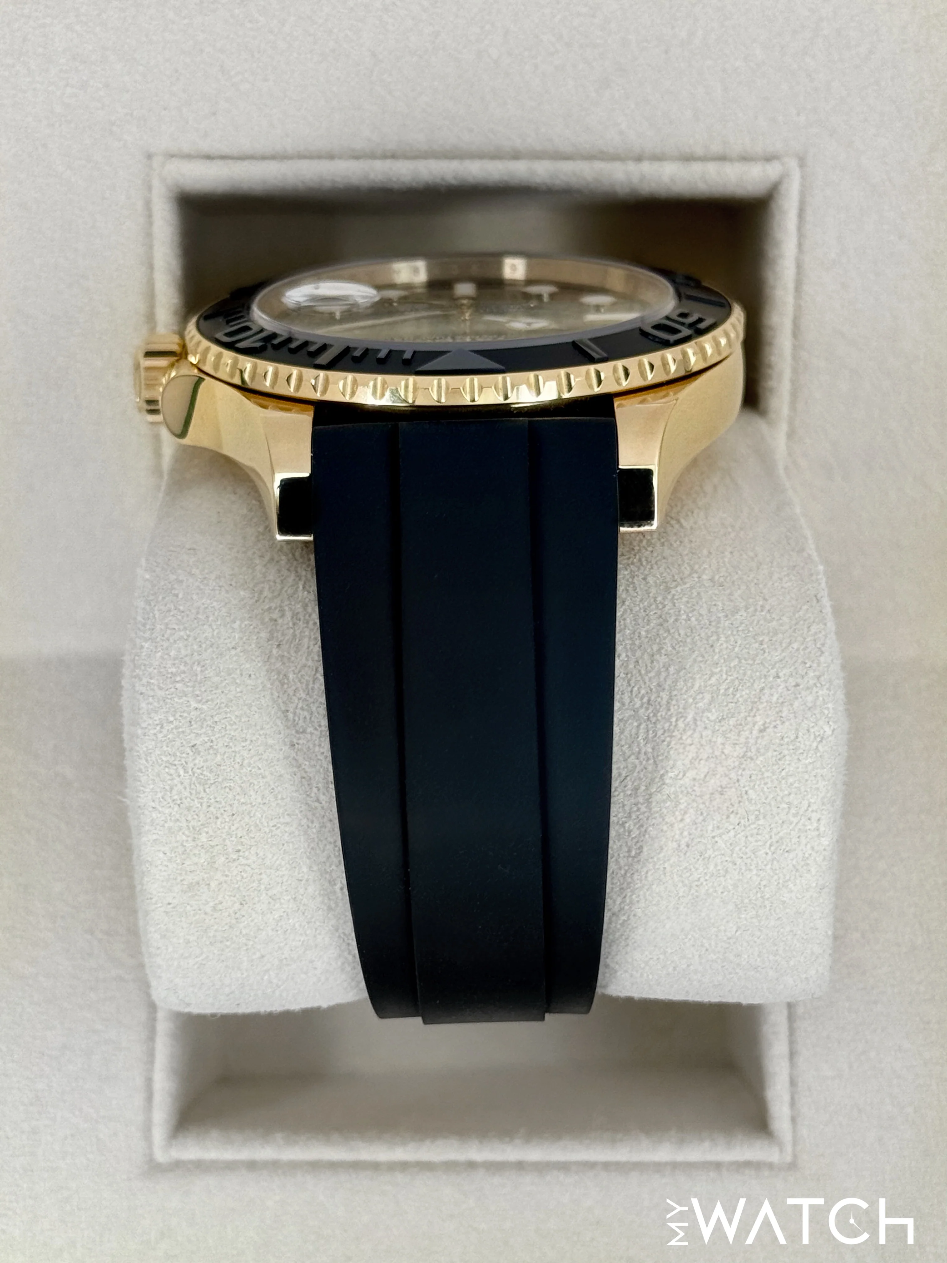 2023 Rolex Yacht-Master 42mm 226658 Gold Oysterflex Black Dial - Image 4