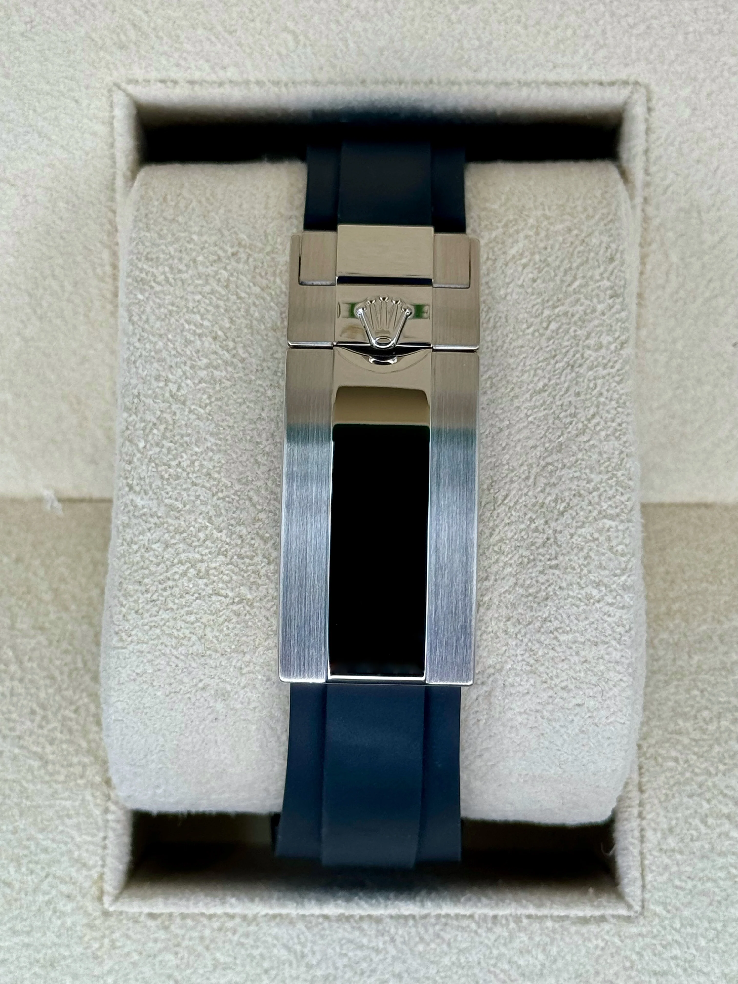 2023 Rolex Yacht-Master 42mm 226659 White Gold Oysterflex Black Dial - Image 2