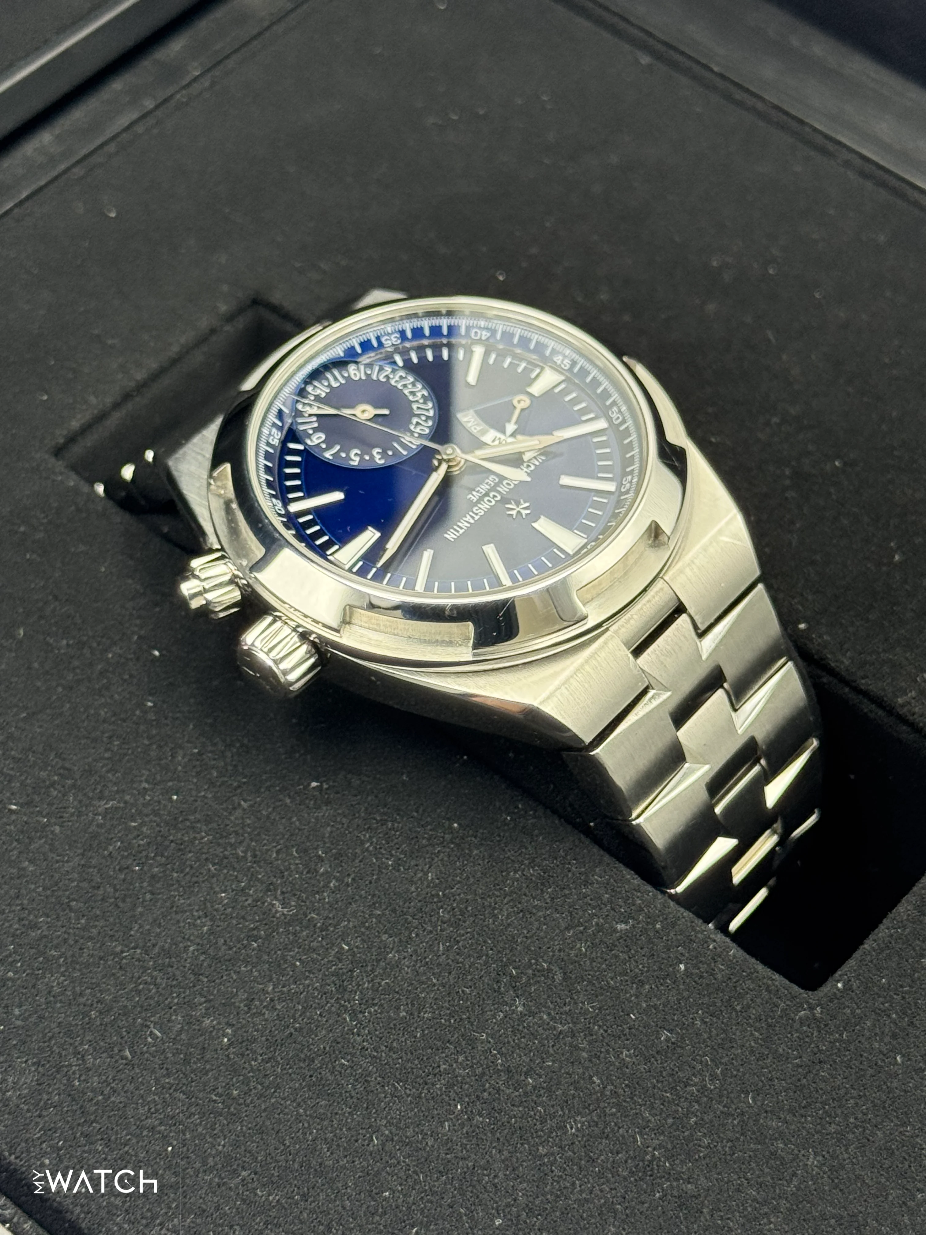 2023 Vacheron Constantin Overseas Dual Time 41mm 7900V Blue Dial - Image 8