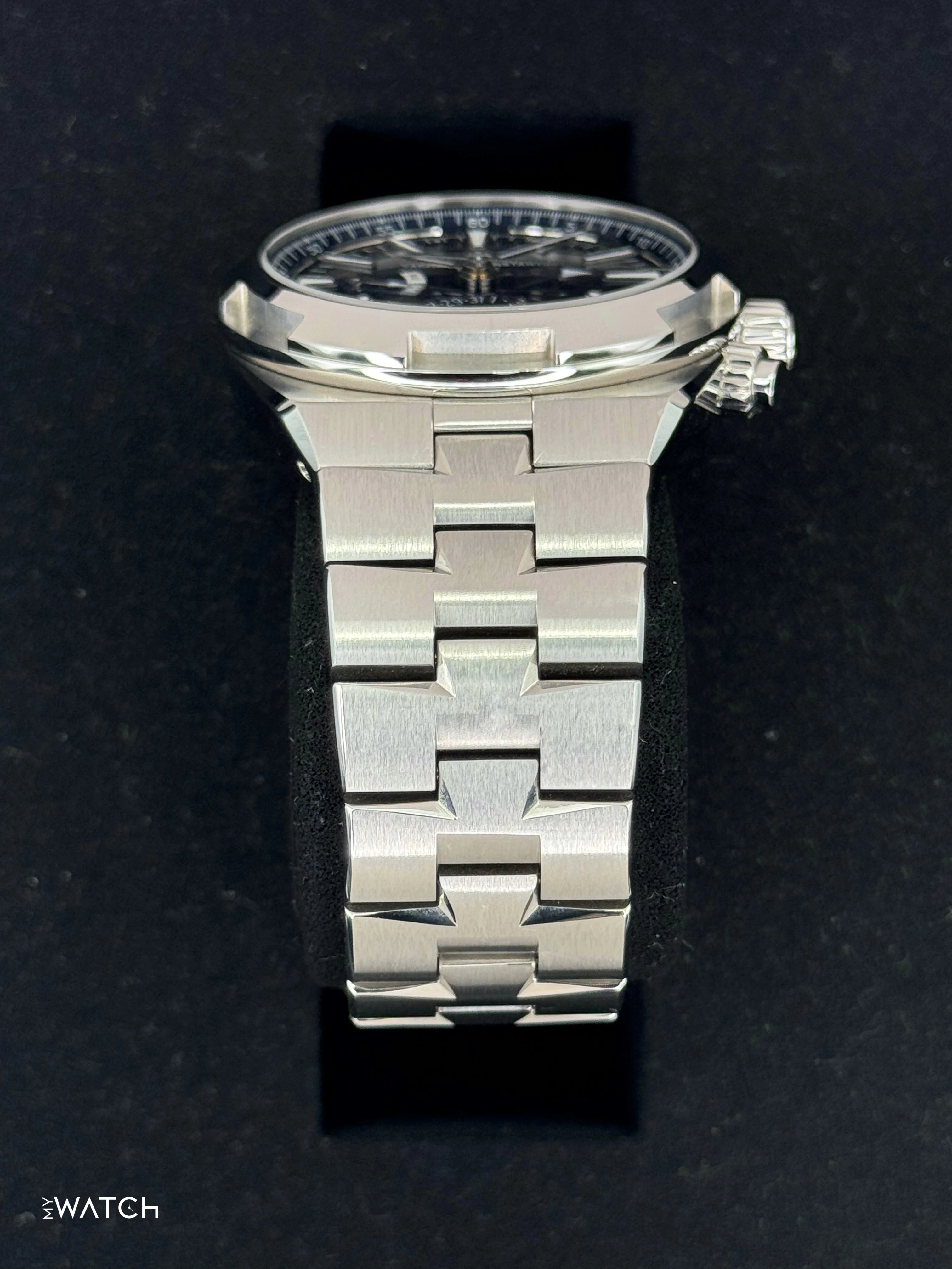 2023 Vacheron Constantin Overseas Dual Time 41mm 7900V Blue Dial - Image 3