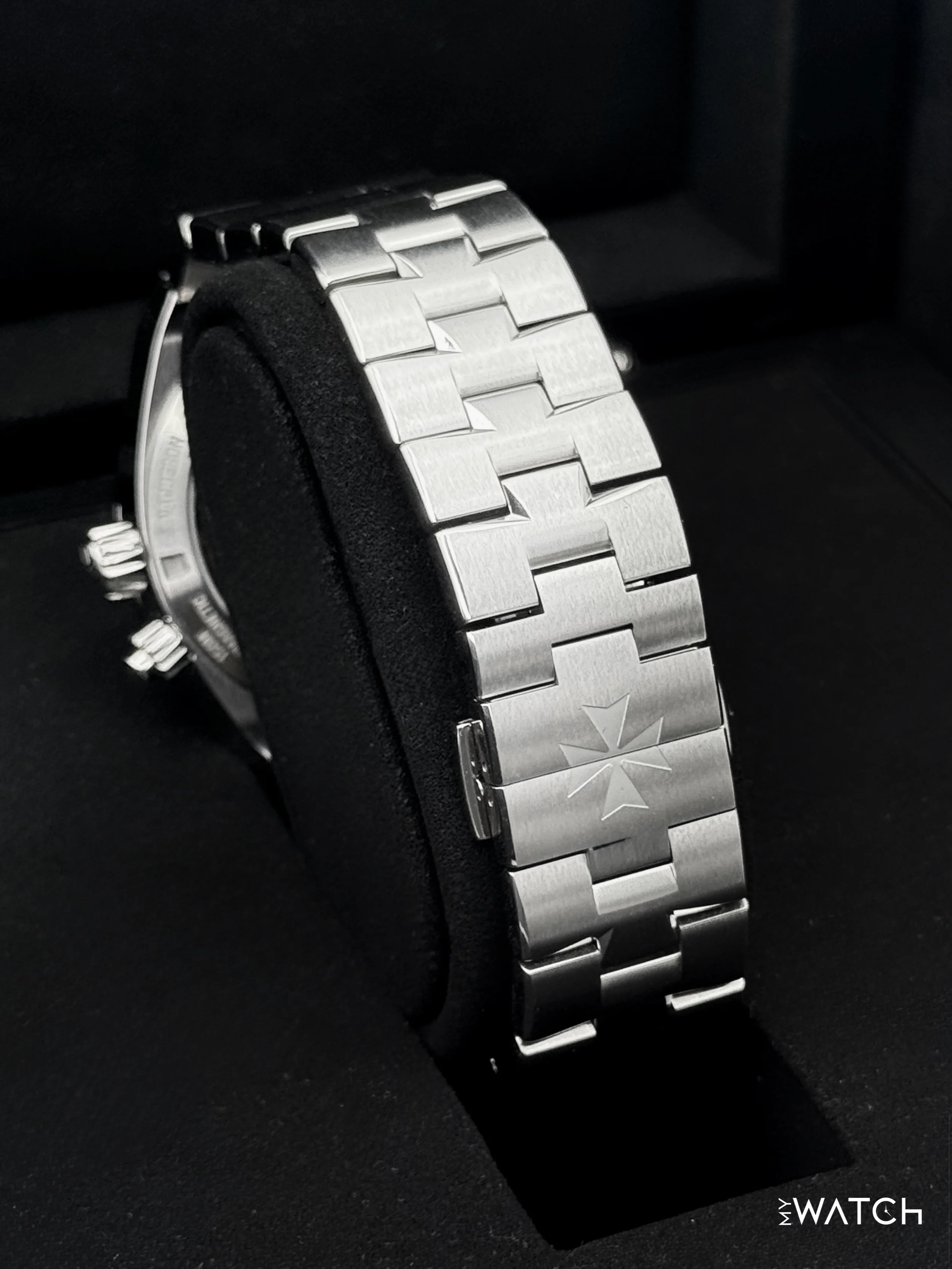 2023 Vacheron Constantin Overseas Dual Time 41mm 7900V Blue Dial - Image 2
