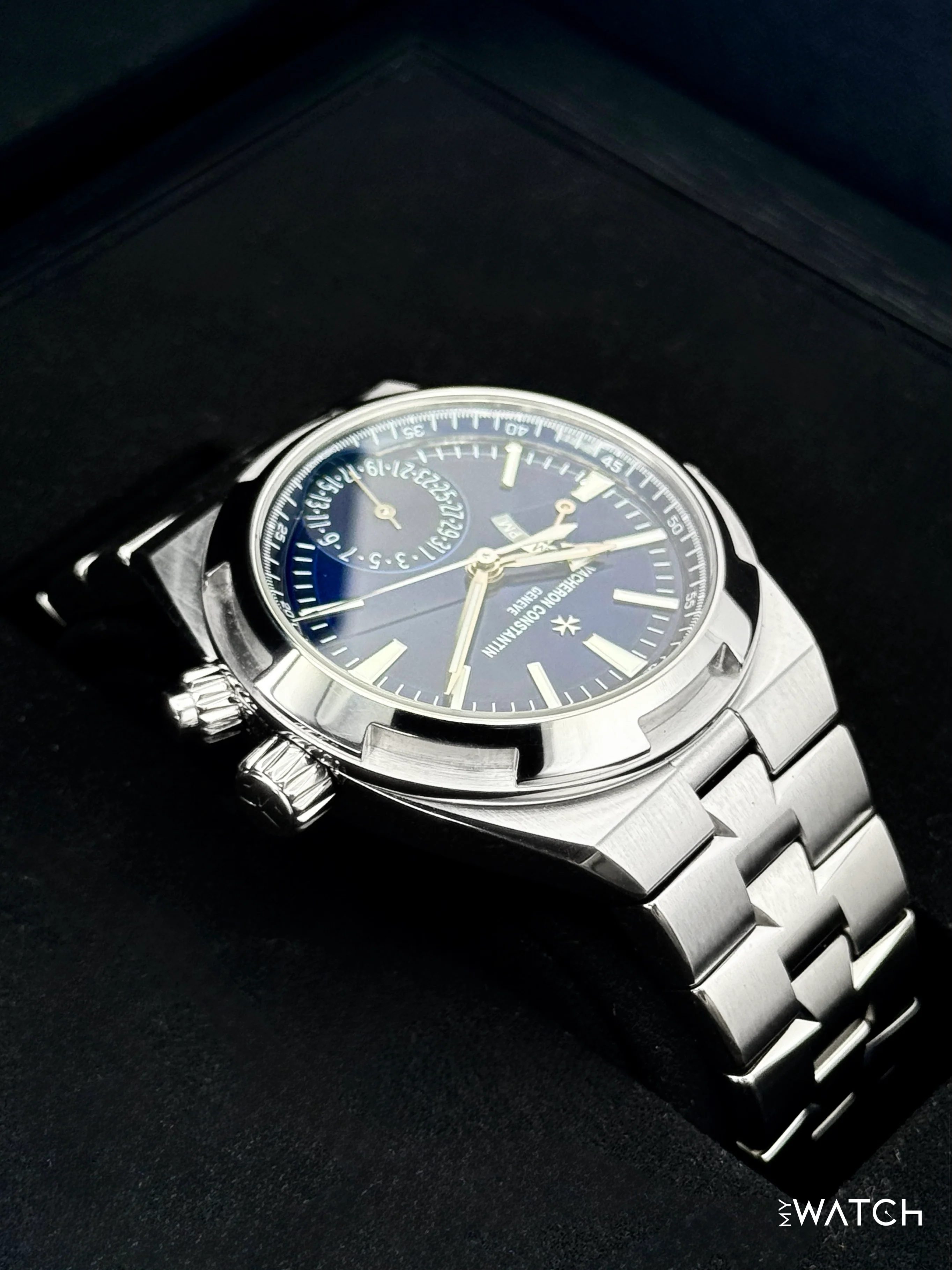 2023 Vacheron Constantin Overseas Dual Time 41mm 7900V Blue Dial - Image 8