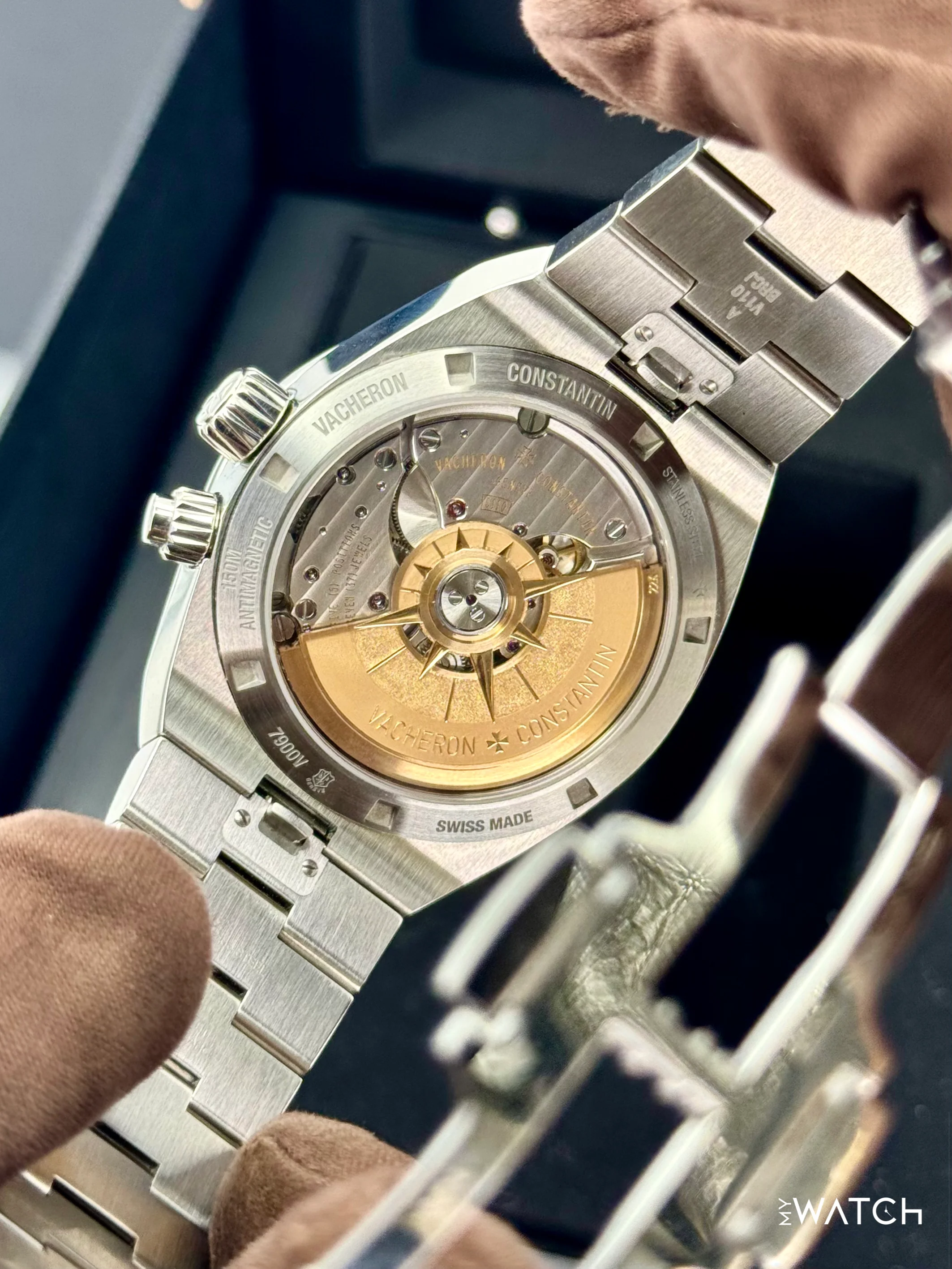 2023 Vacheron Constantin Overseas Dual Time 41mm 7900V Blue Dial - Image 9