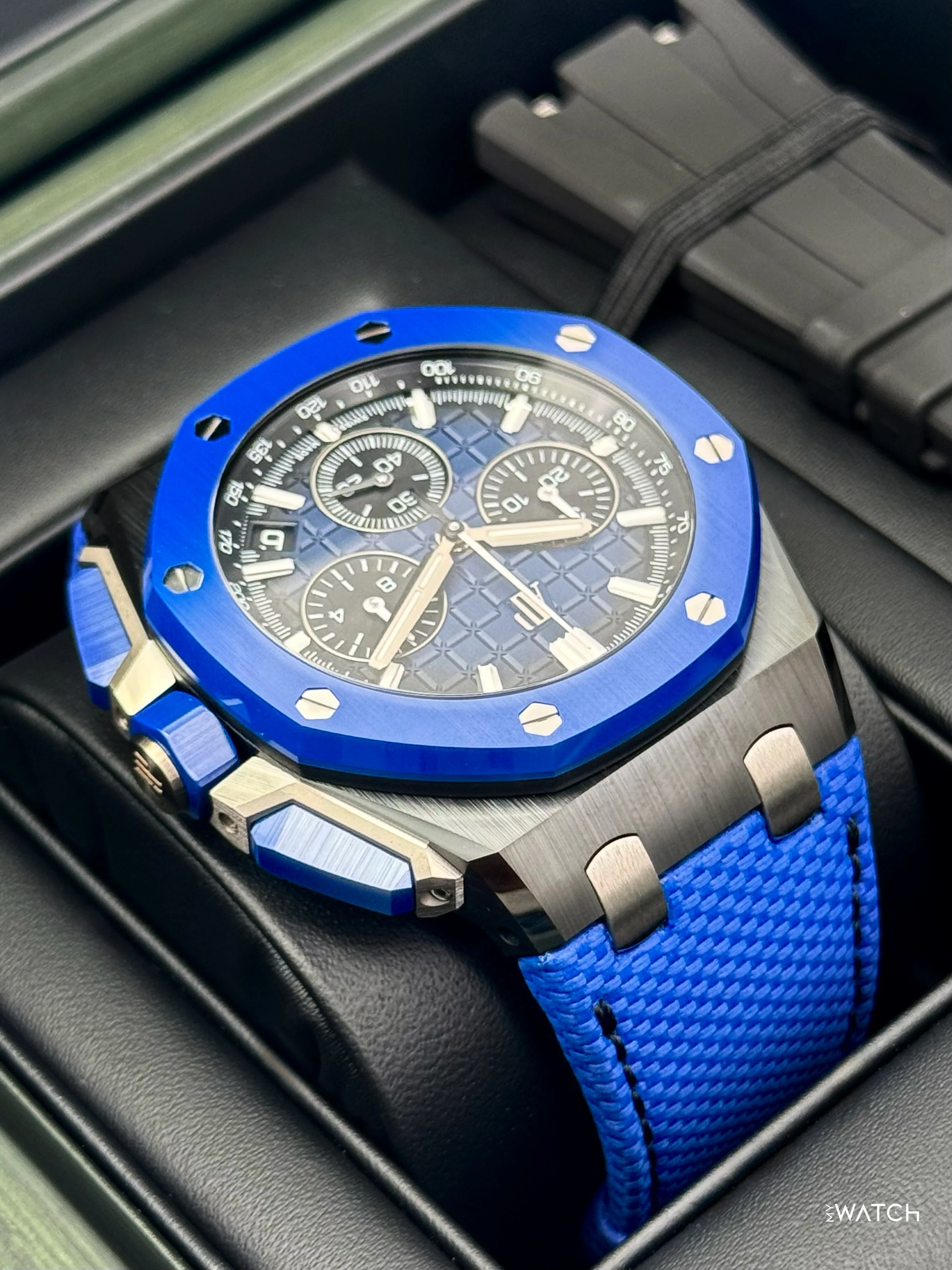 2024 Audemars Piguet Royal Oak Offshore Chrono 43mm 26420CE Ceramic Blue Dial - Image 8
