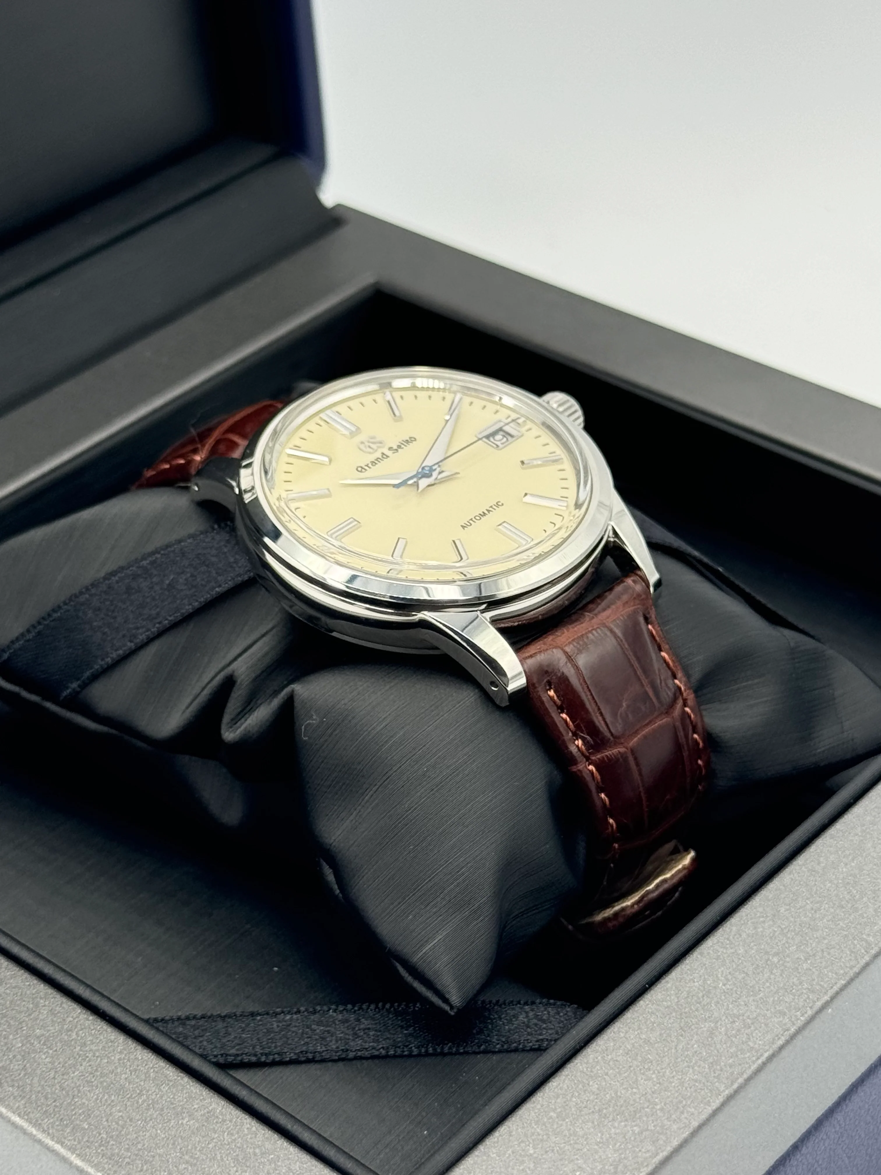 2024 Grand Seiko 39.5mm SBGR261G Elegance Collection Ivory Dial - Image 6