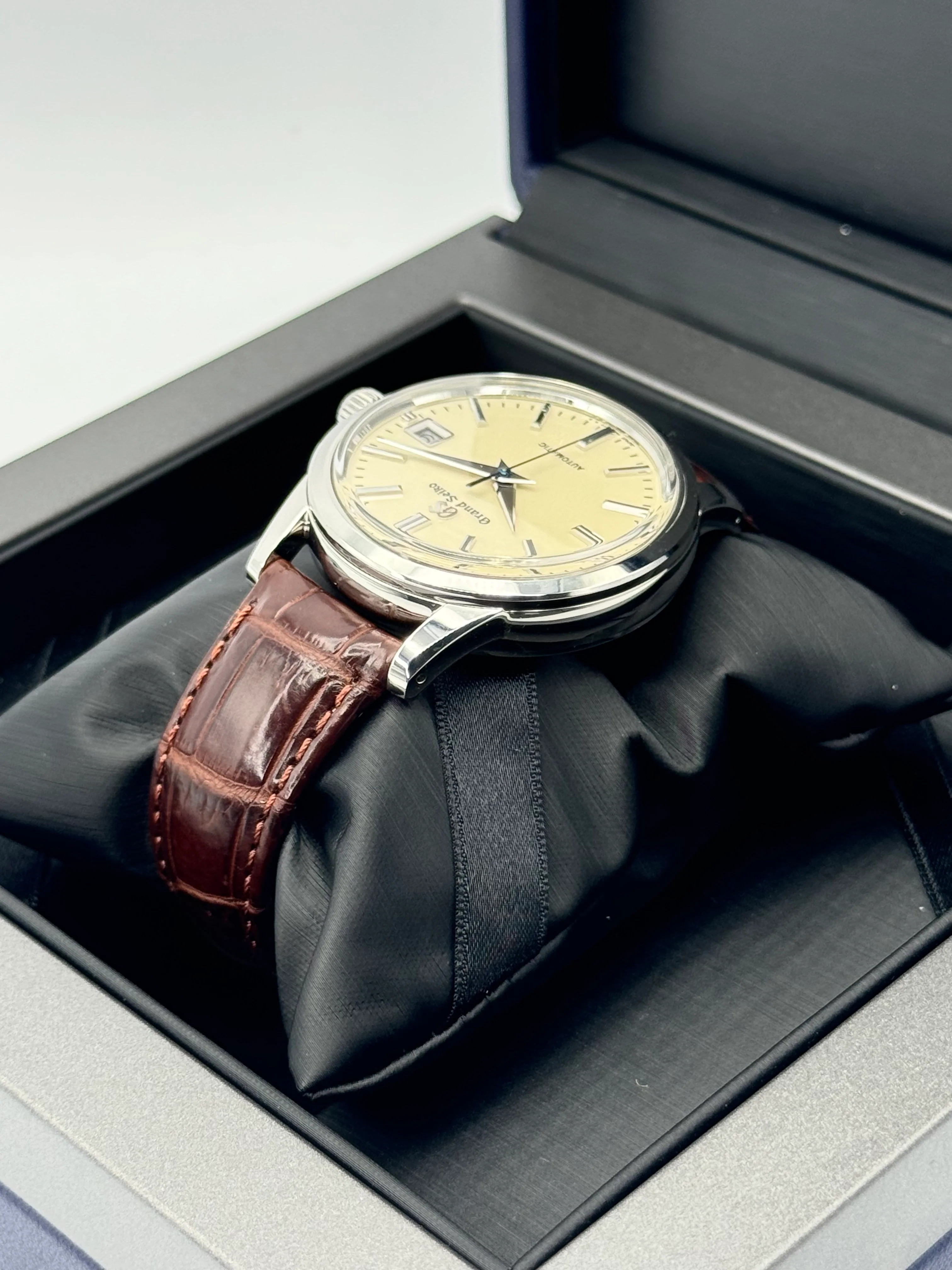 2024 Grand Seiko 39.5mm SBGR261G Elegance Collection Ivory Dial - Image 7