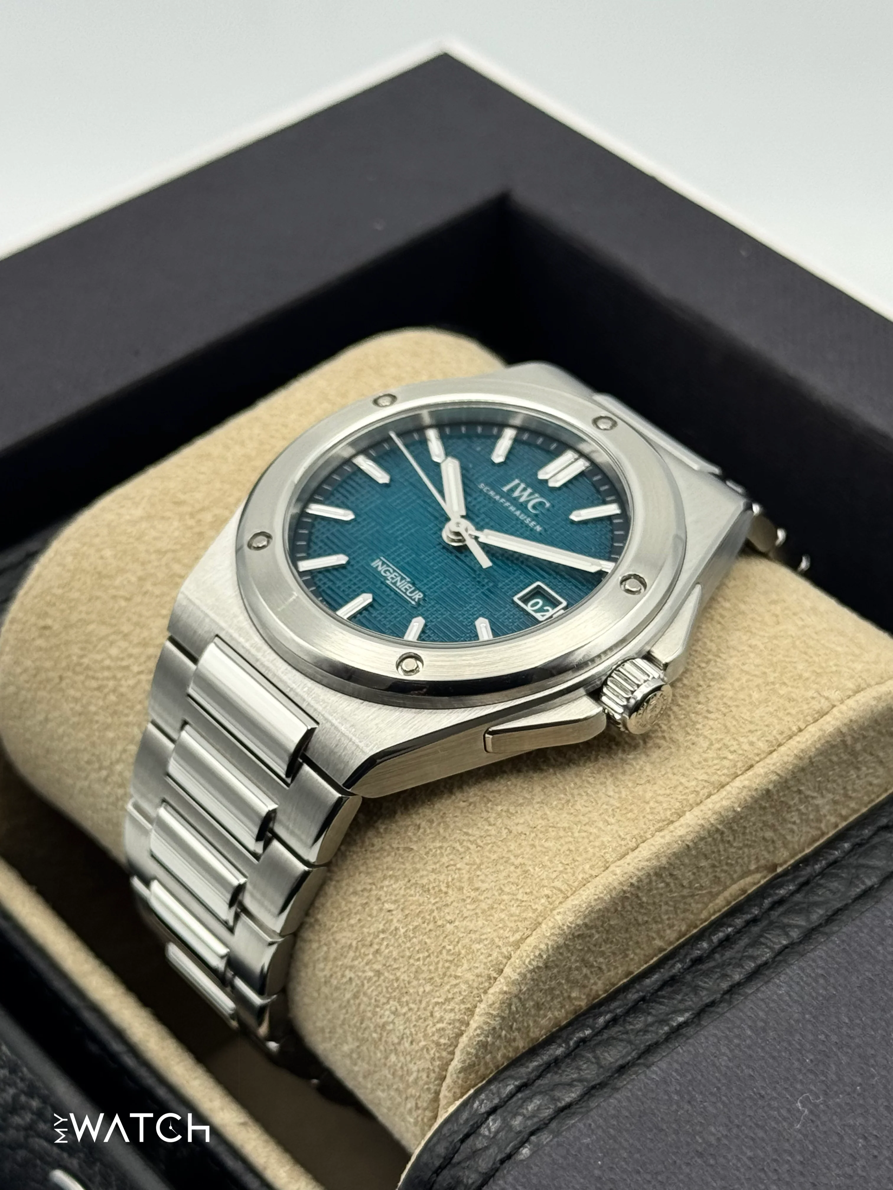 2024 IWC Ingenieur Automatic 40mm IW328903 Stainless Steel Aqua Dial - Image 5