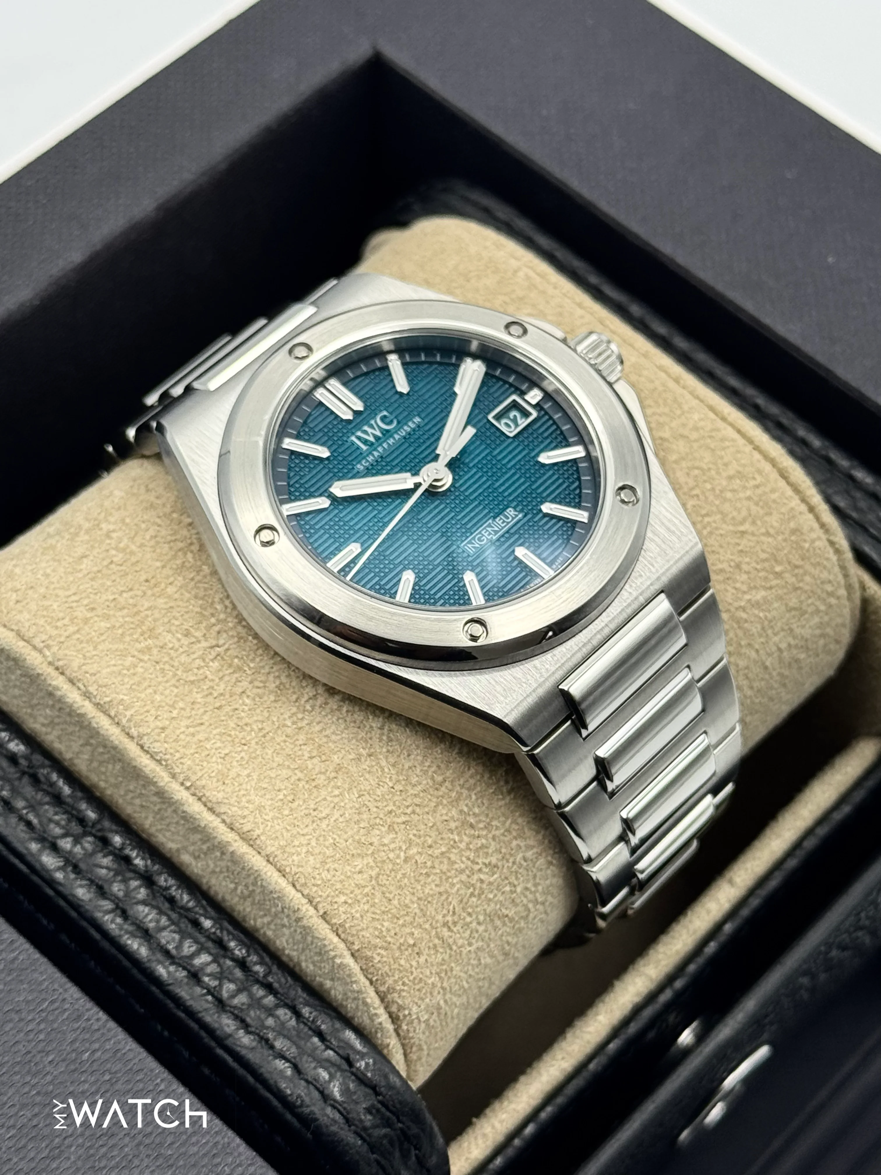 2024 IWC Ingenieur Automatic 40mm IW328903 Stainless Steel Aqua Dial - Image 6