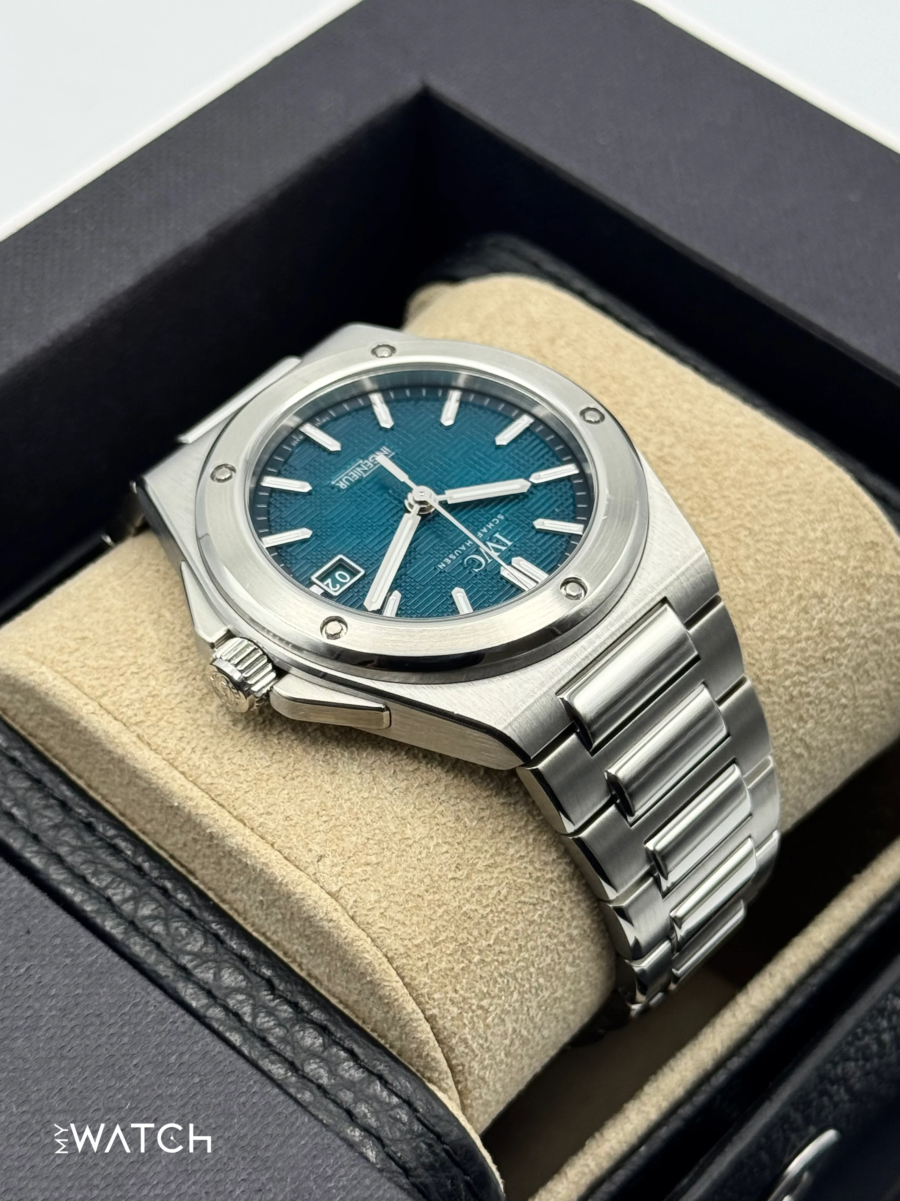 2024 IWC Ingenieur Automatic 40mm IW328903 Stainless Steel Aqua Dial - Image 8