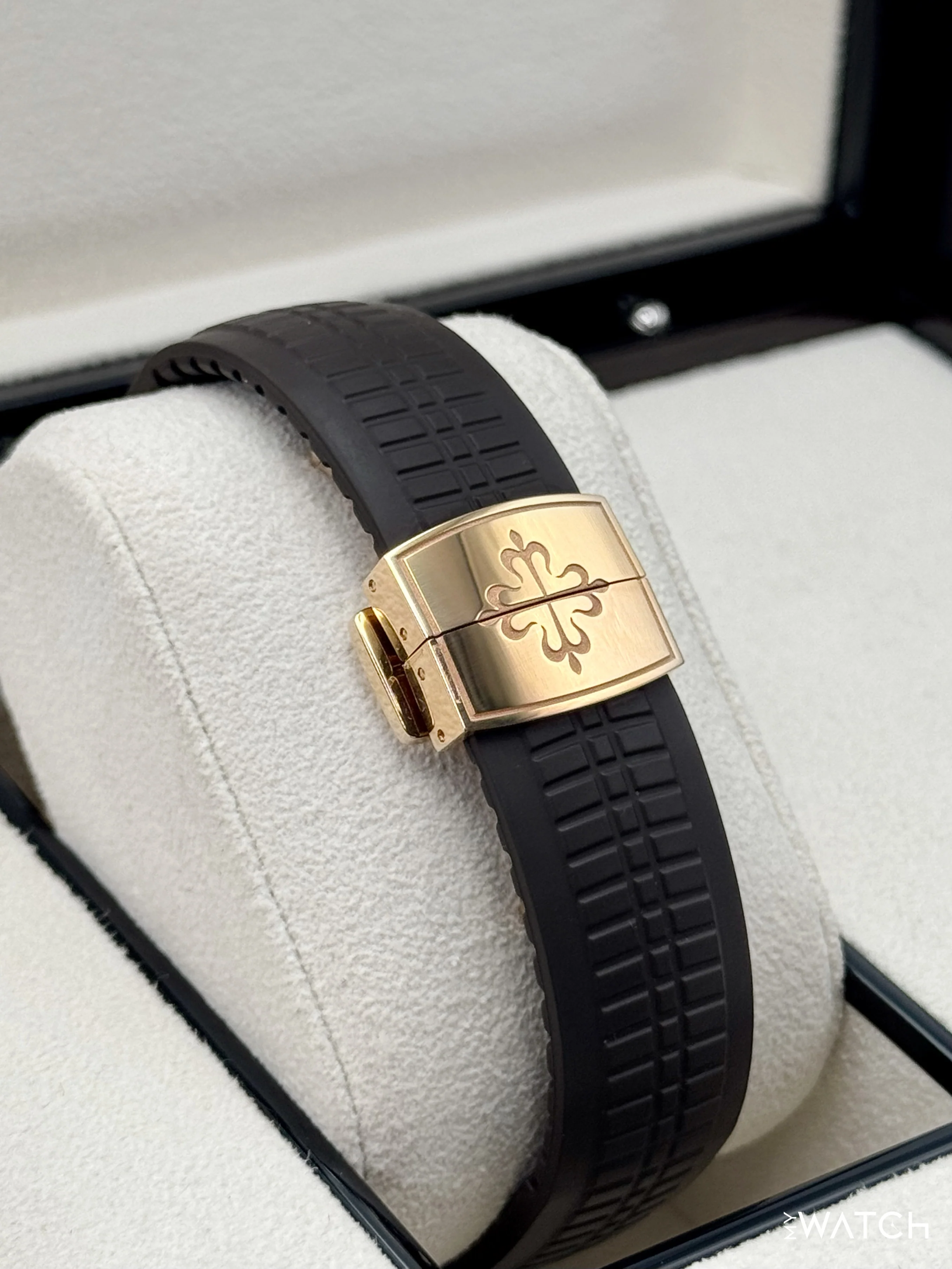 2024 Patek Philippe Aquanaut 40.8mm 5164R-001 Rose Gold Brown Dial - Image 2
