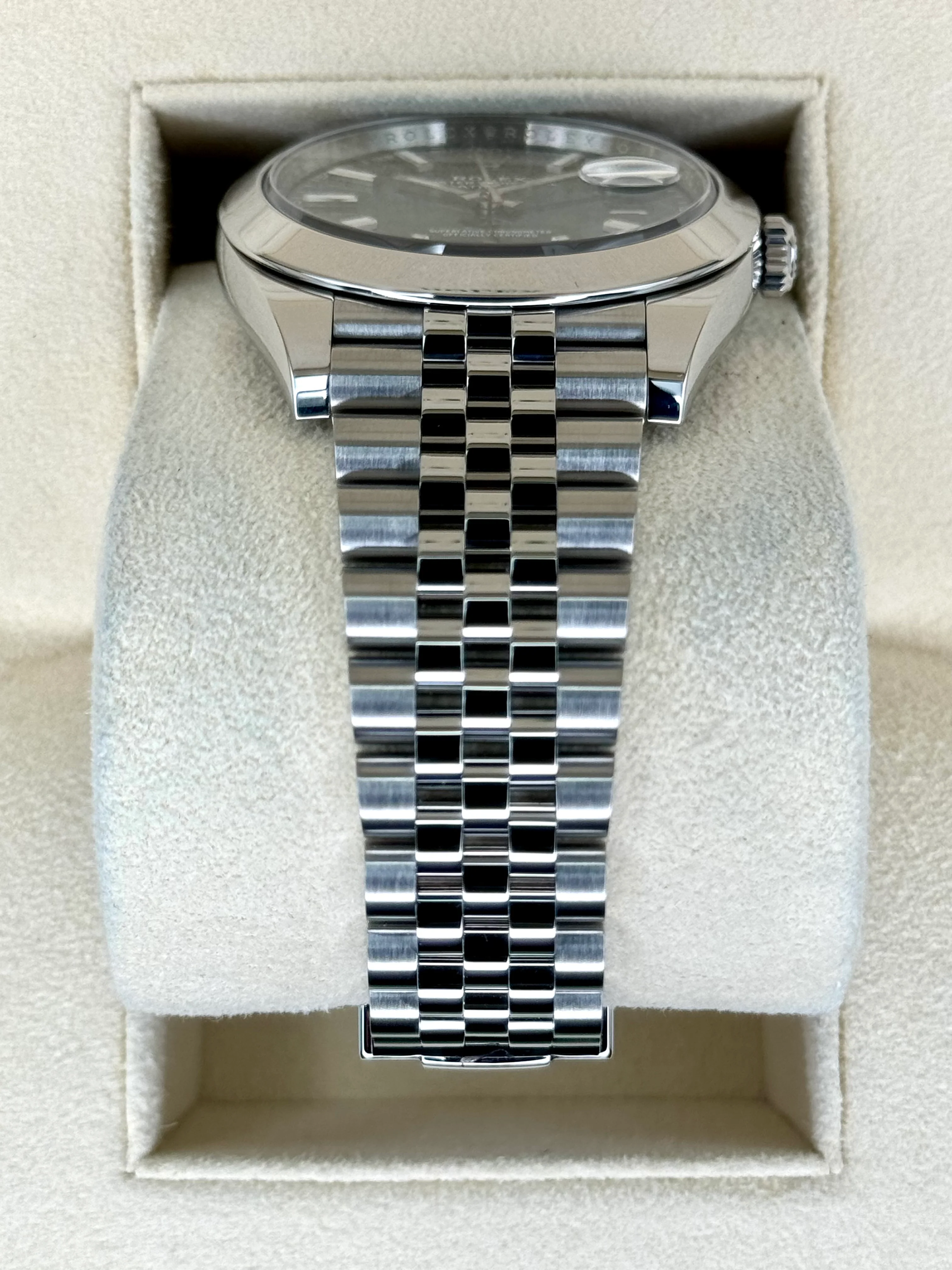 2024 Rolex Datejust 41mm 126300 Jubilee Green Dial - Image 3