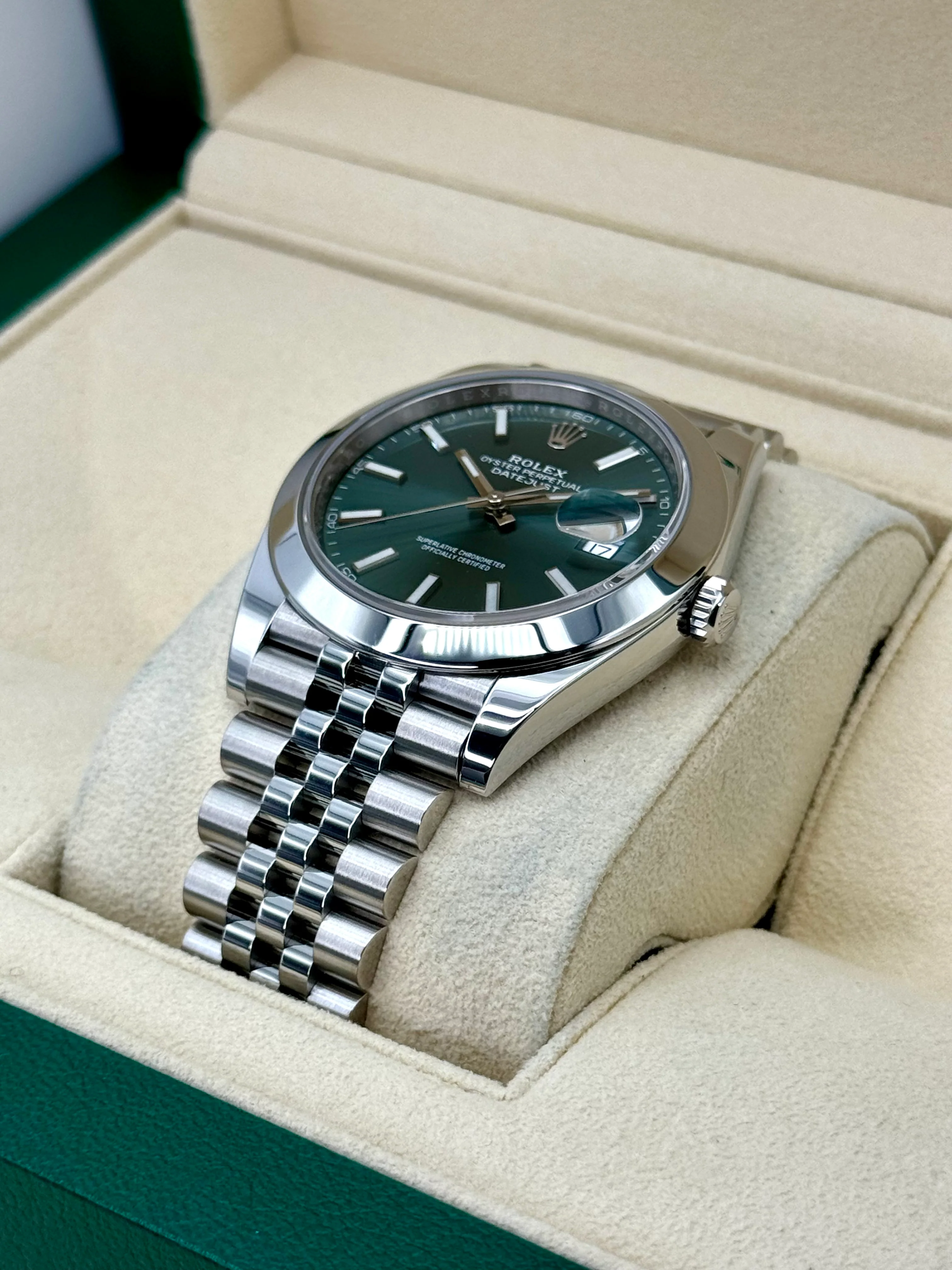 2024 Rolex Datejust 41mm 126300 Jubilee Green Dial - Image 5
