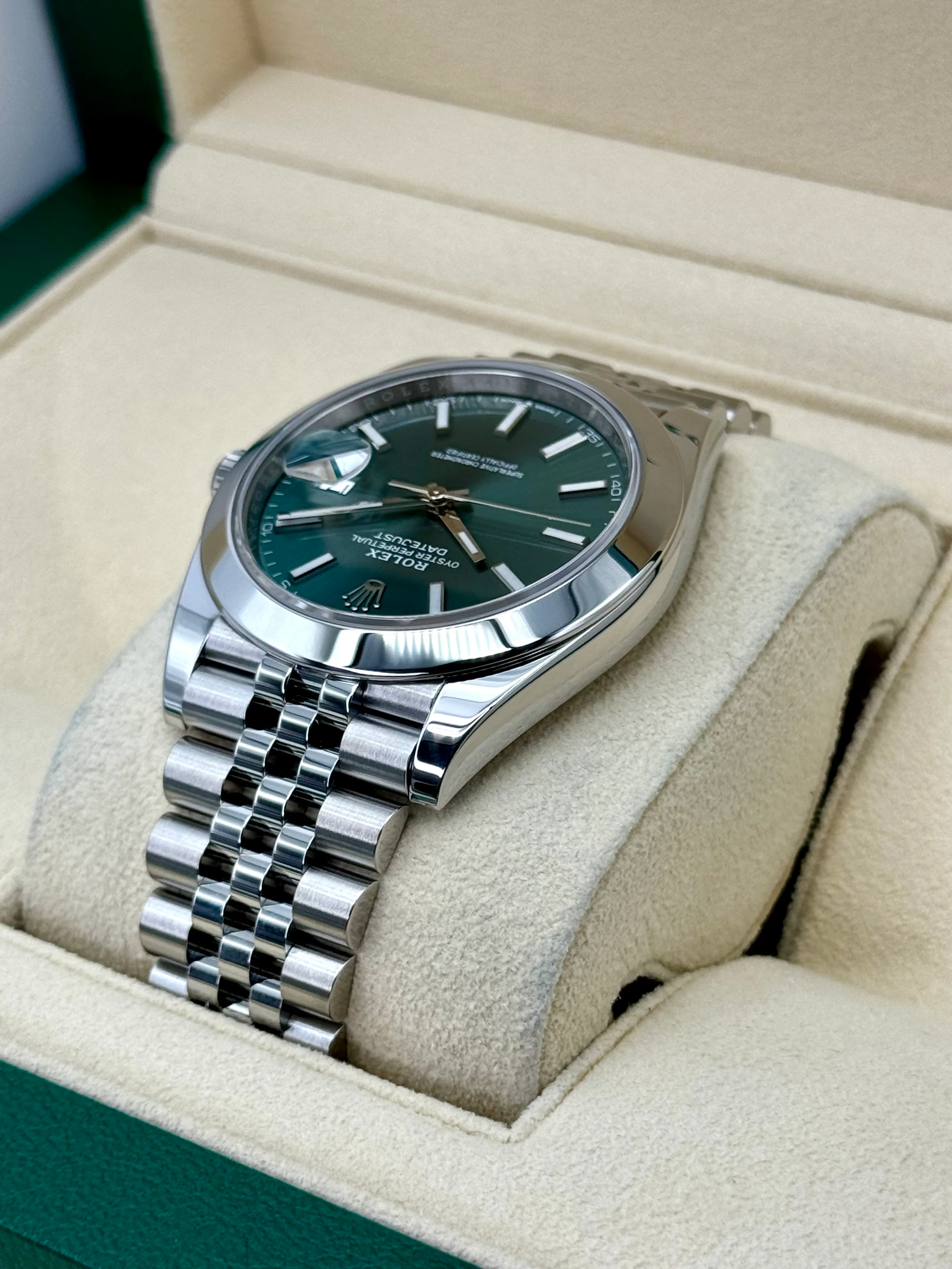 2024 Rolex Datejust 41mm 126300 Jubilee Green Dial - Image 7