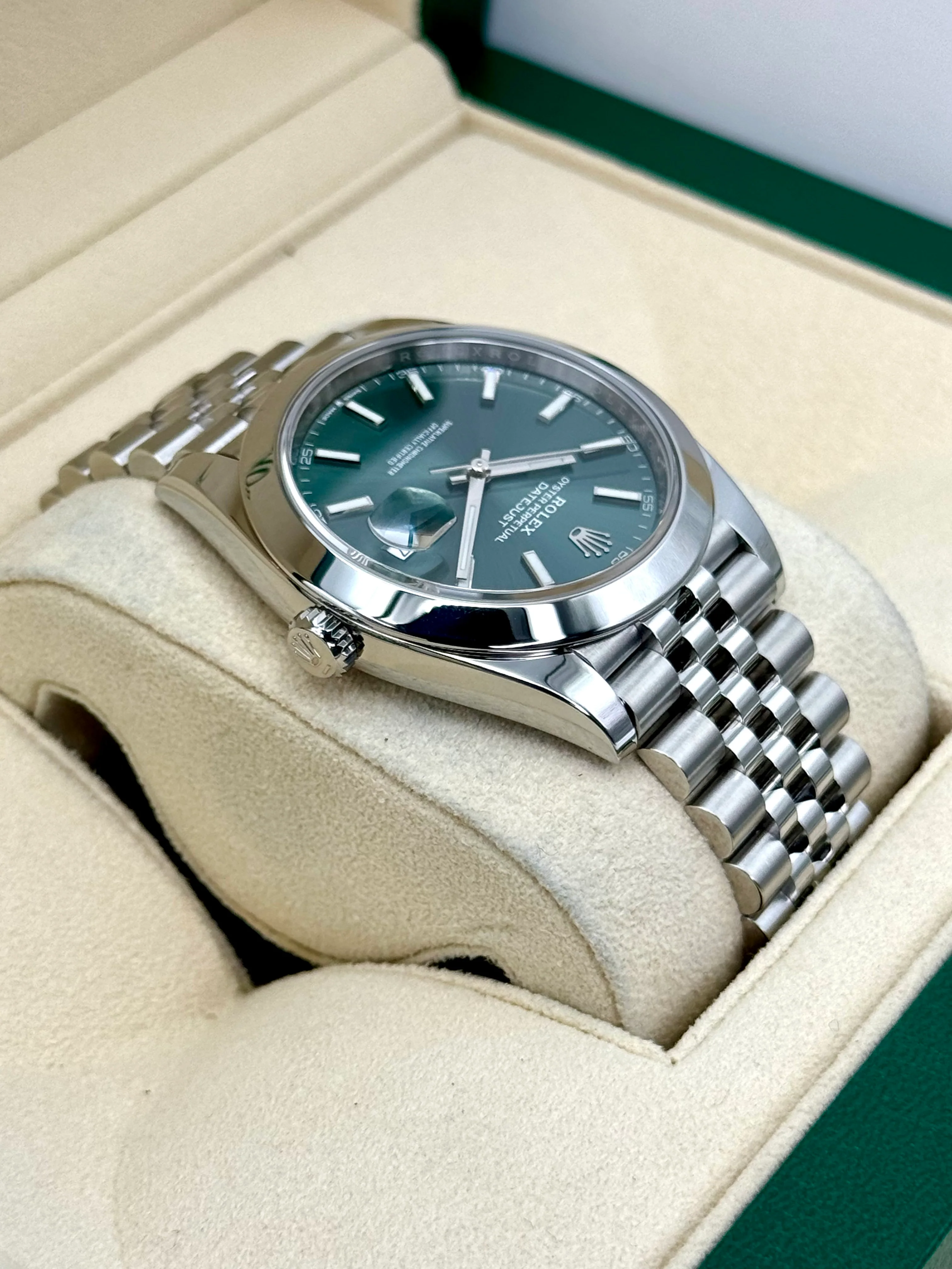 2024 Rolex Datejust 41mm 126300 Jubilee Green Dial - Image 8