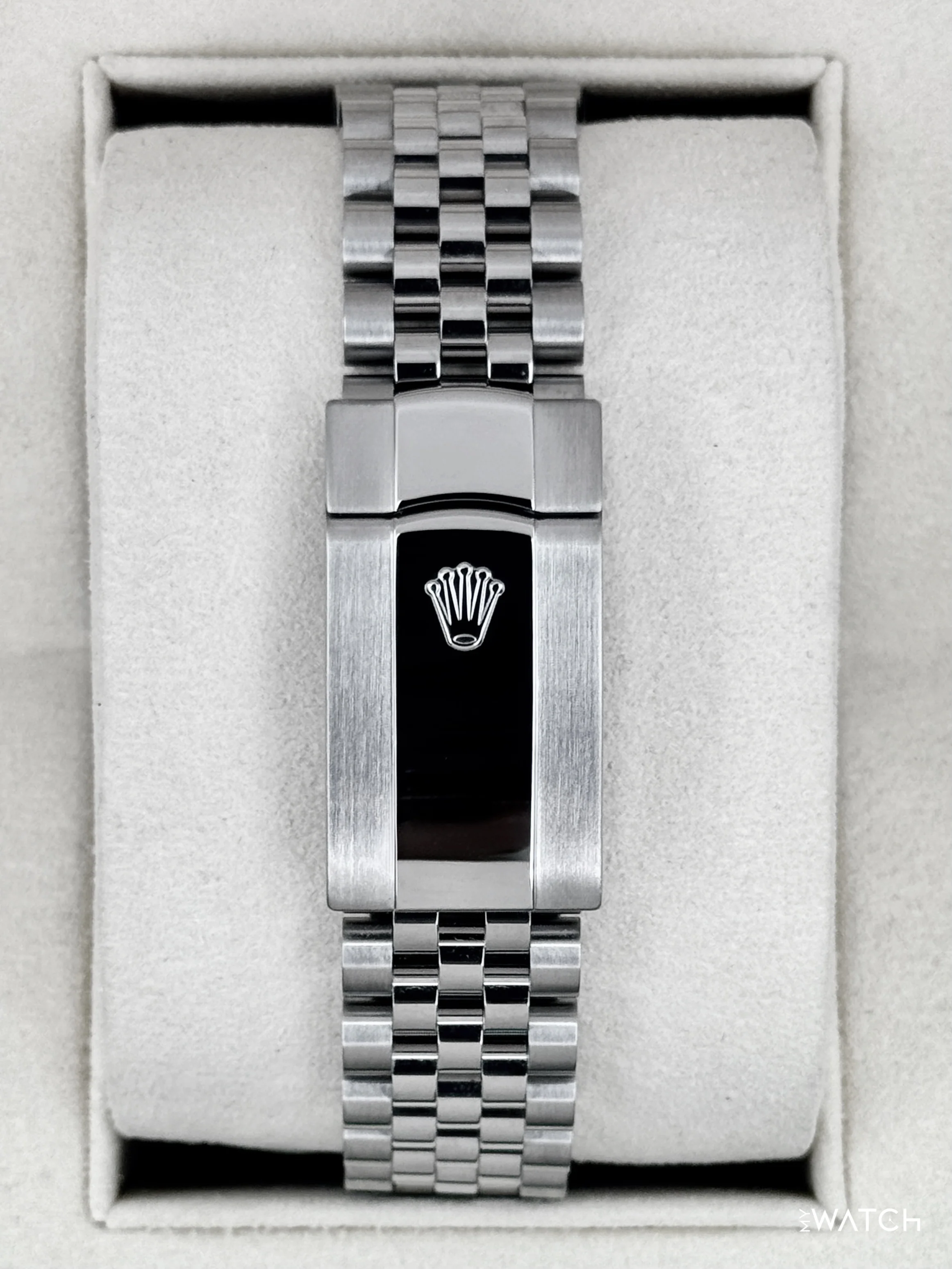 2024 Rolex Datejust 41mm 126300 Stainless Steel Jubilee Rhodium Dial - Image 2