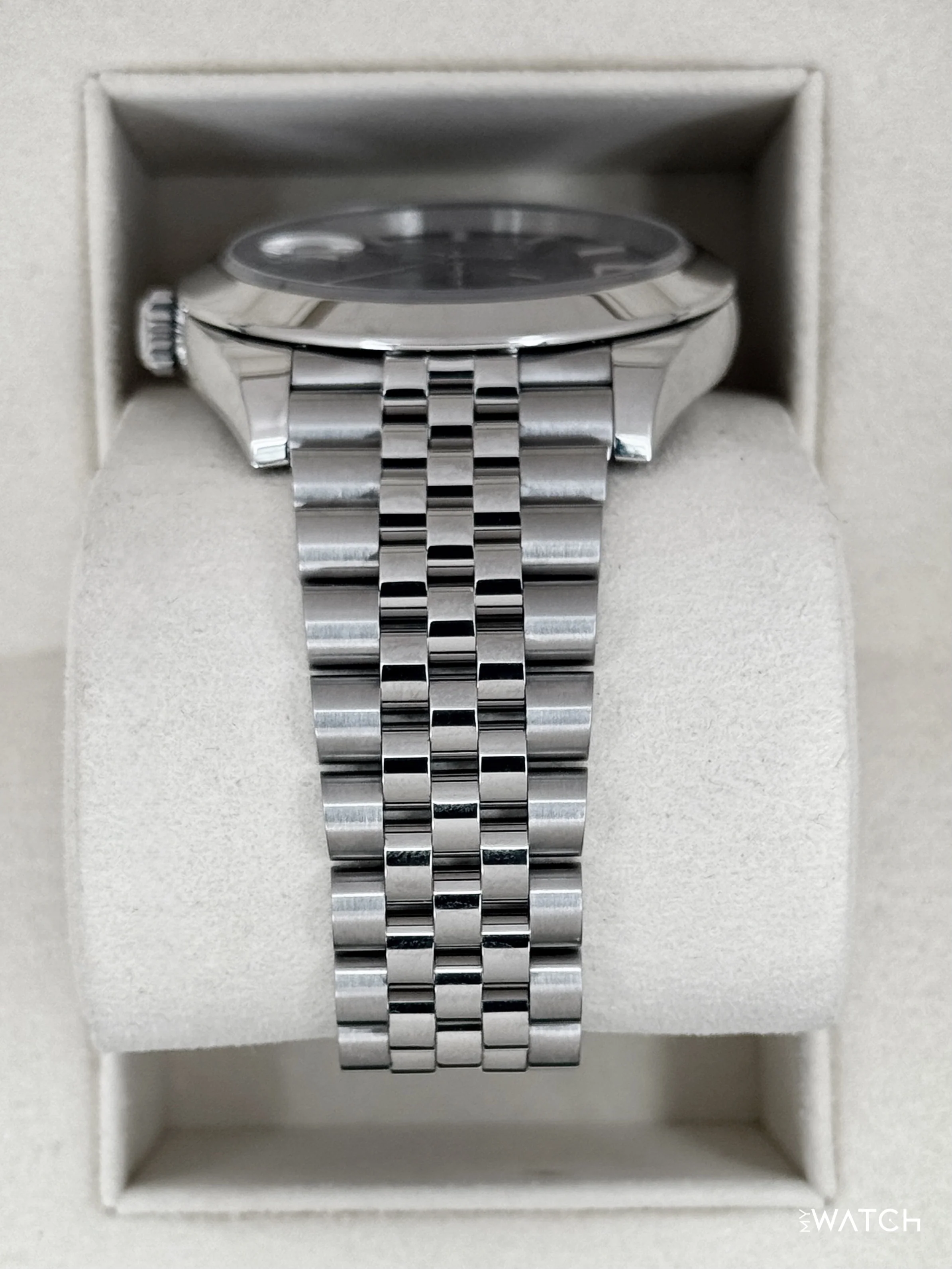2024 Rolex Datejust 41mm 126300 Stainless Steel Jubilee Rhodium Dial - Image 4