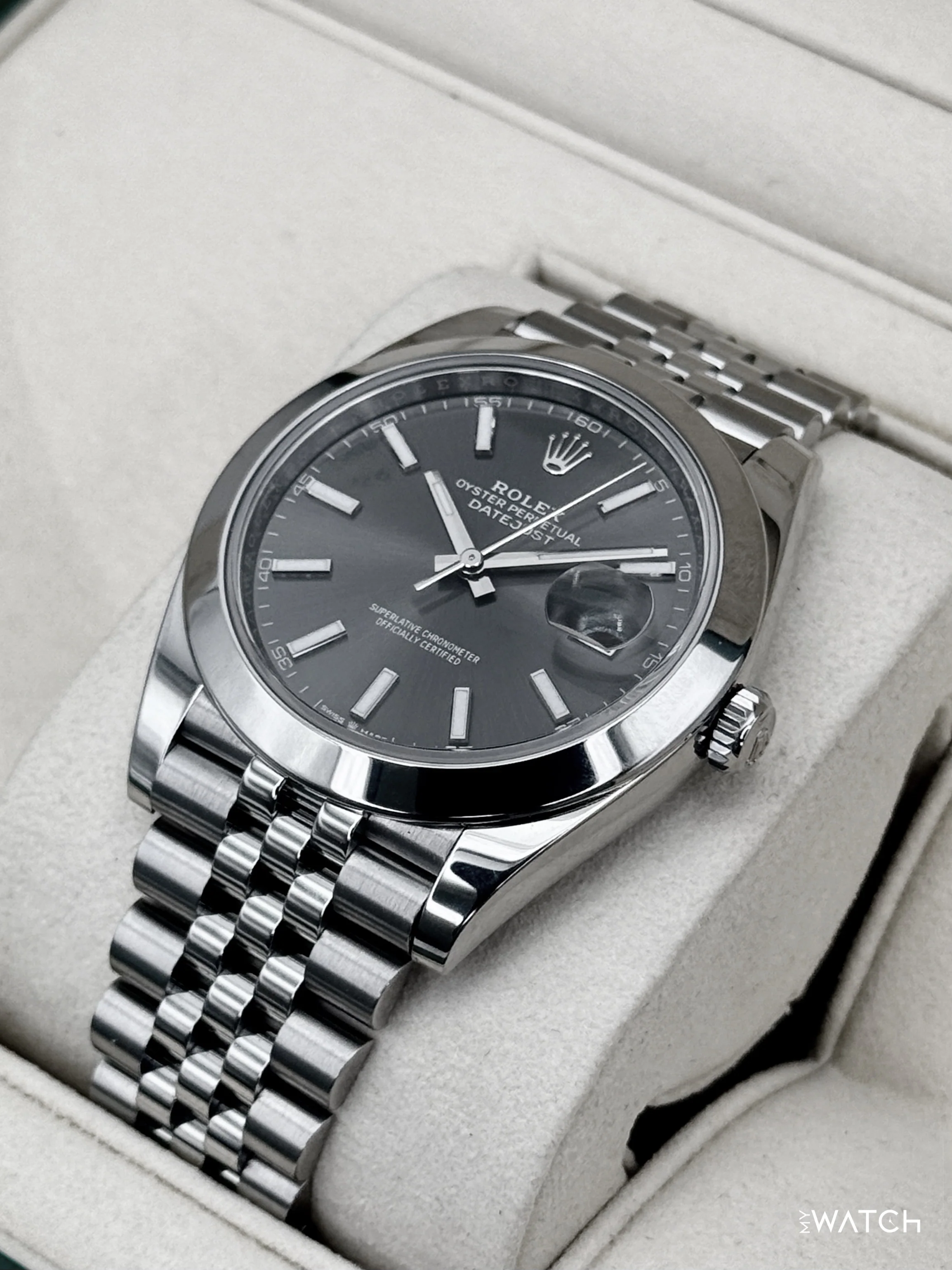2024 Rolex Datejust 41mm 126300 Stainless Steel Jubilee Rhodium Dial - Image 5