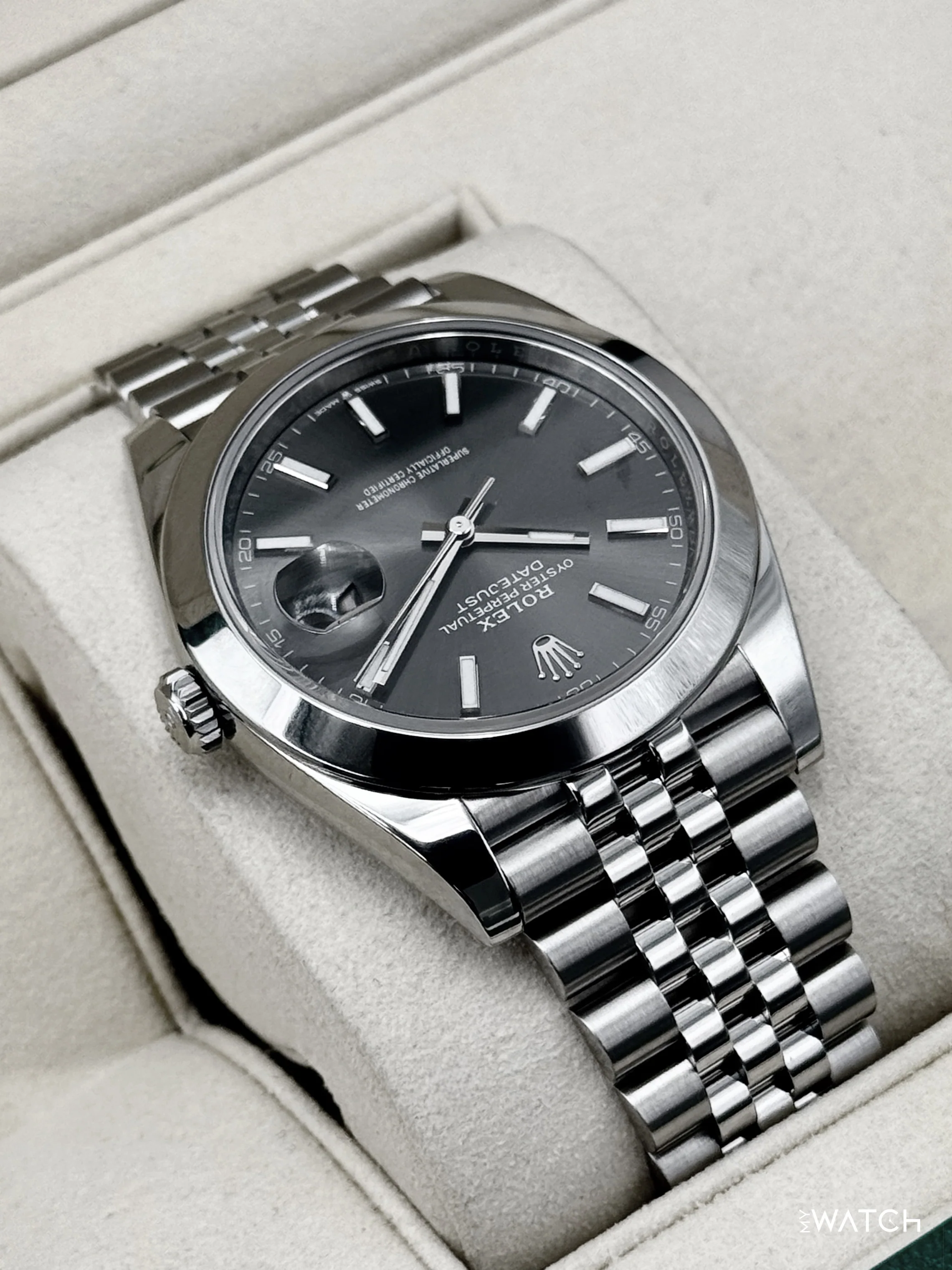 2024 Rolex Datejust 41mm 126300 Stainless Steel Jubilee Rhodium Dial - Image 8