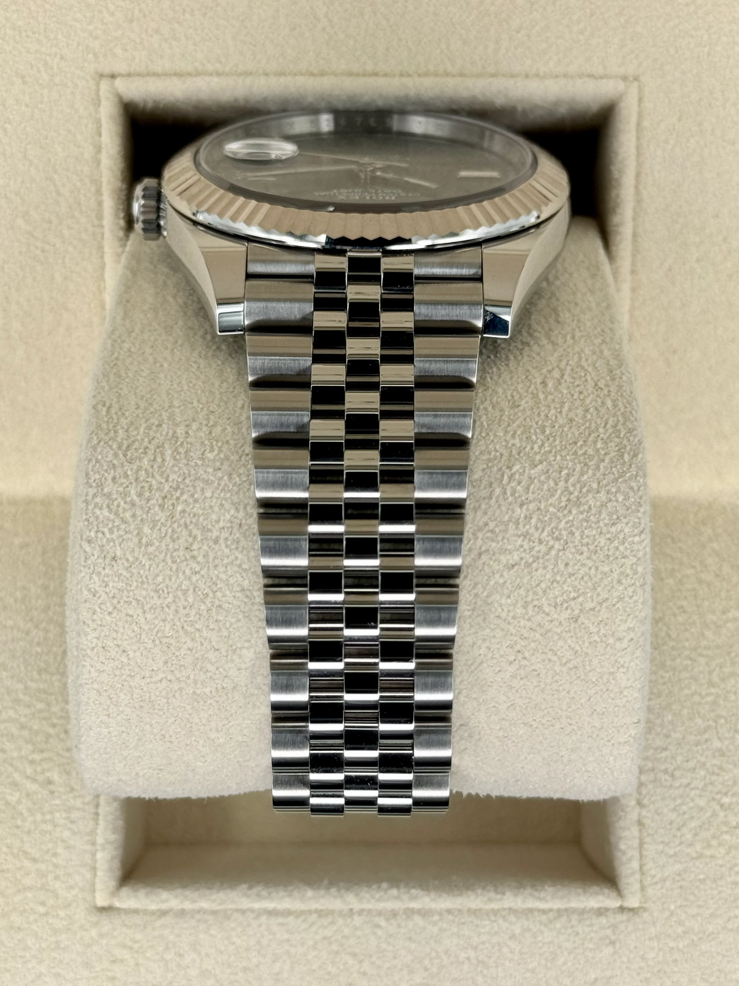 2024 Rolex Datejust 41mm 126334 Jubilee Wimbledon Dial - Image 4