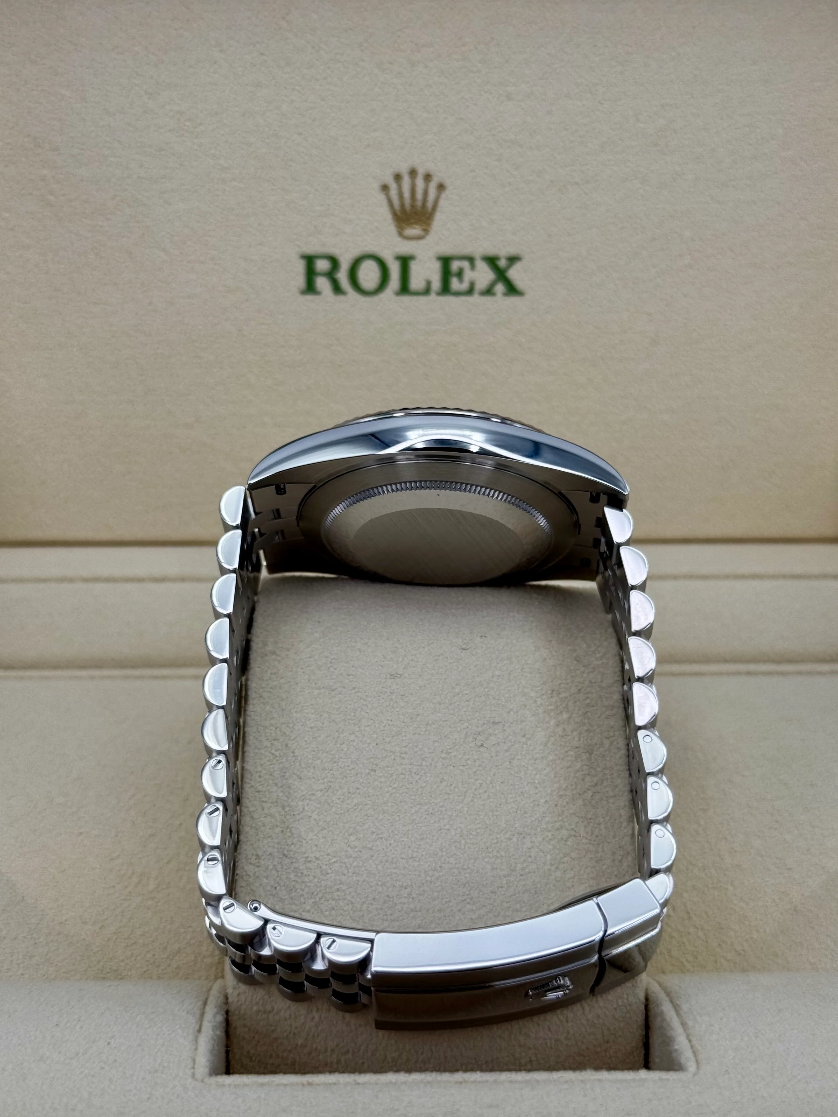 2024 Rolex Datejust 41mm 126334 Jubilee Wimbledon Dial - Image 10