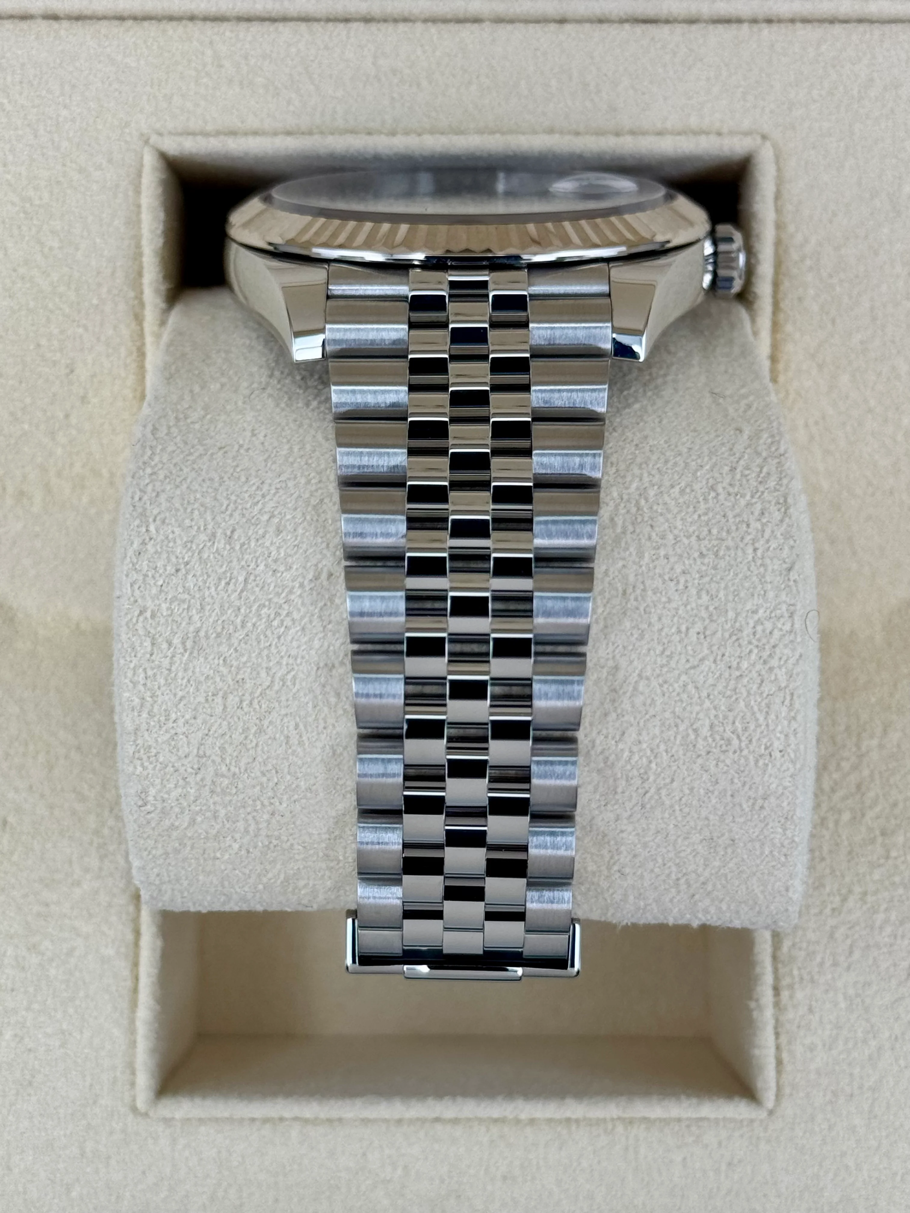 2024 Rolex Datejust 41mm 126334 Jubilee Wimbledon Dial - Image 3