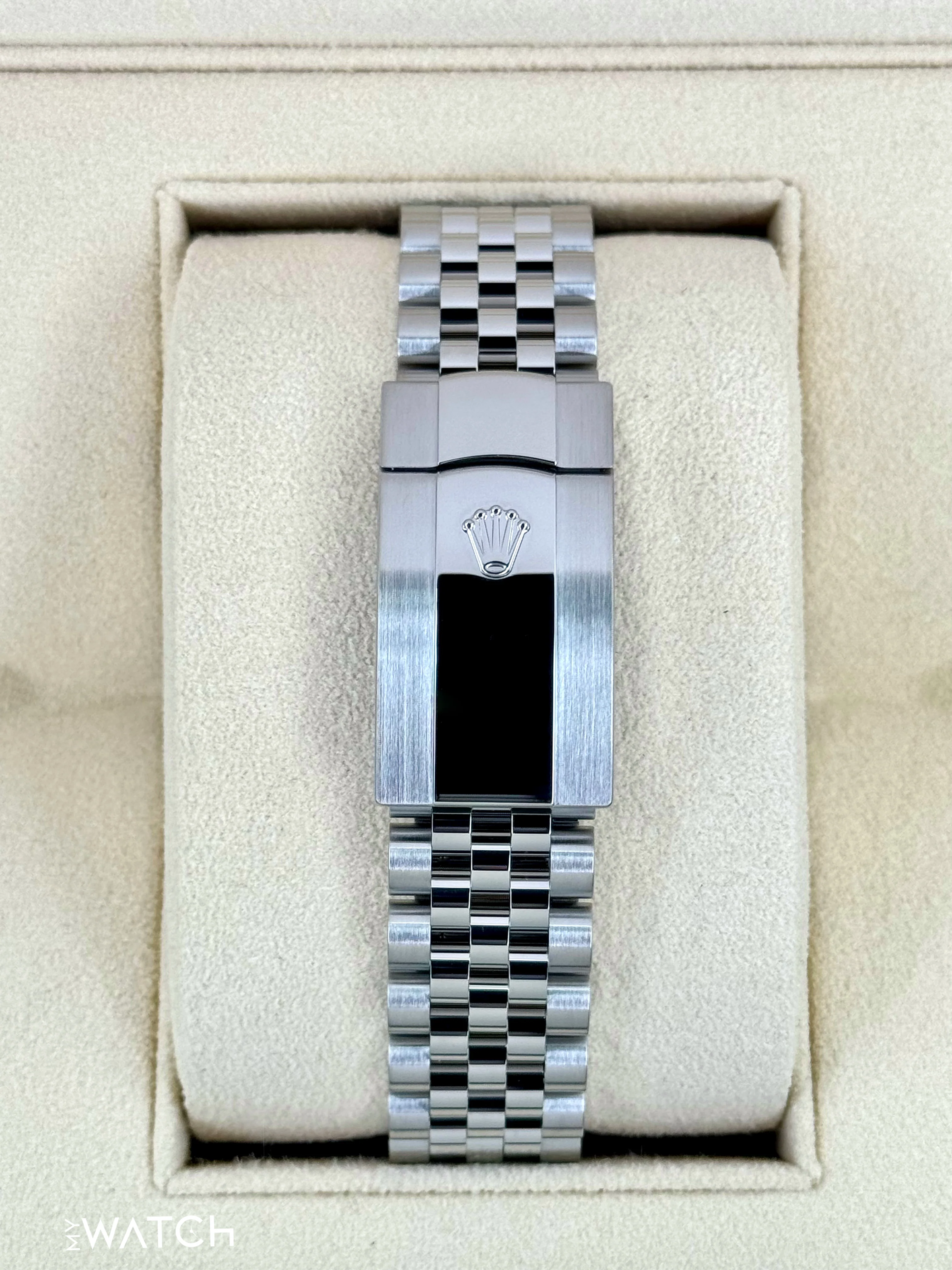 2024 Rolex Datejust 41mm 126334 Stainless Steel Jubilee Blue Dial - Image 2