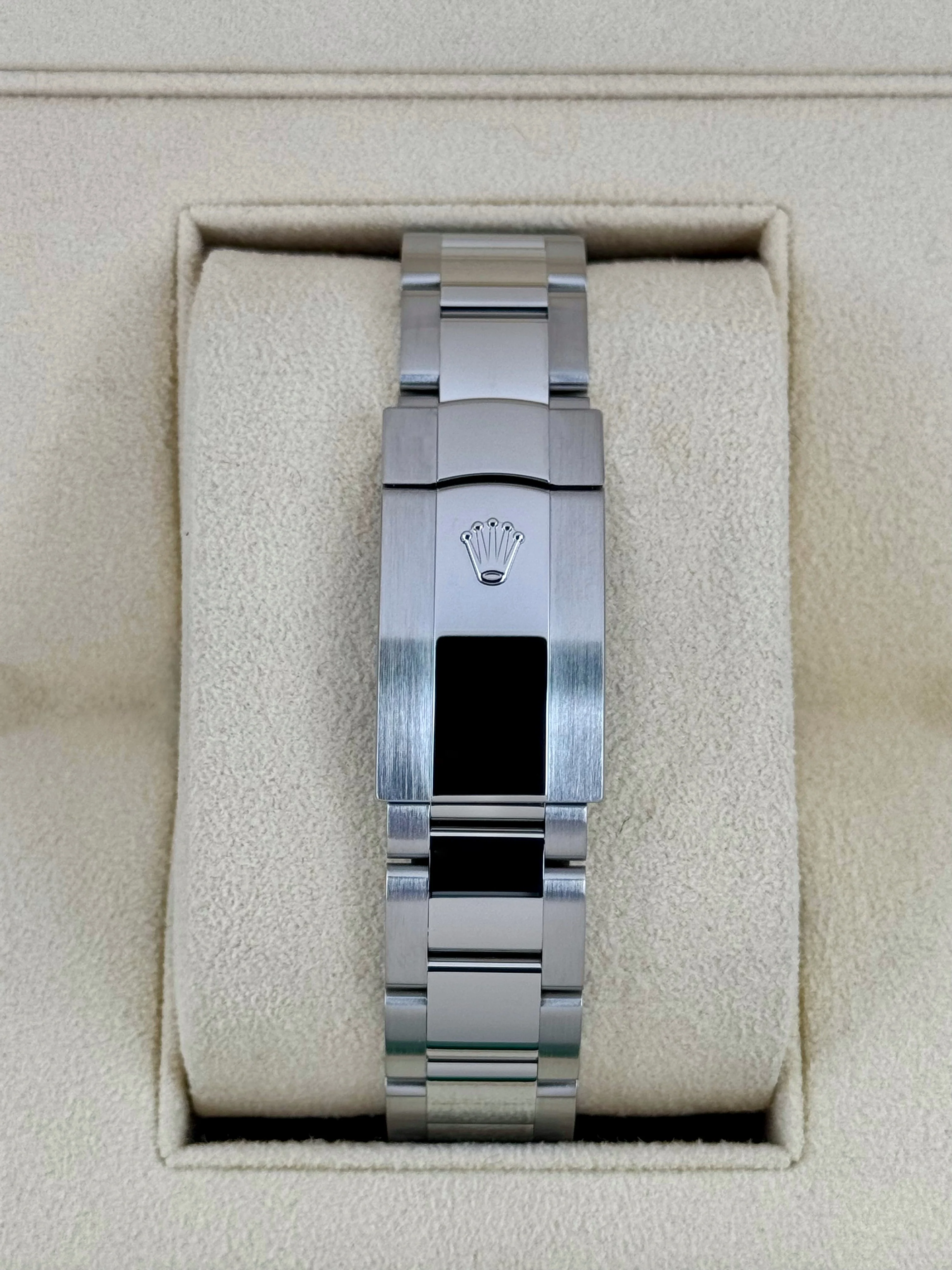 2024 Rolex Datejust 41mm 126334 Stainless Steel Oyster Blue Diamond Dial - Image 2
