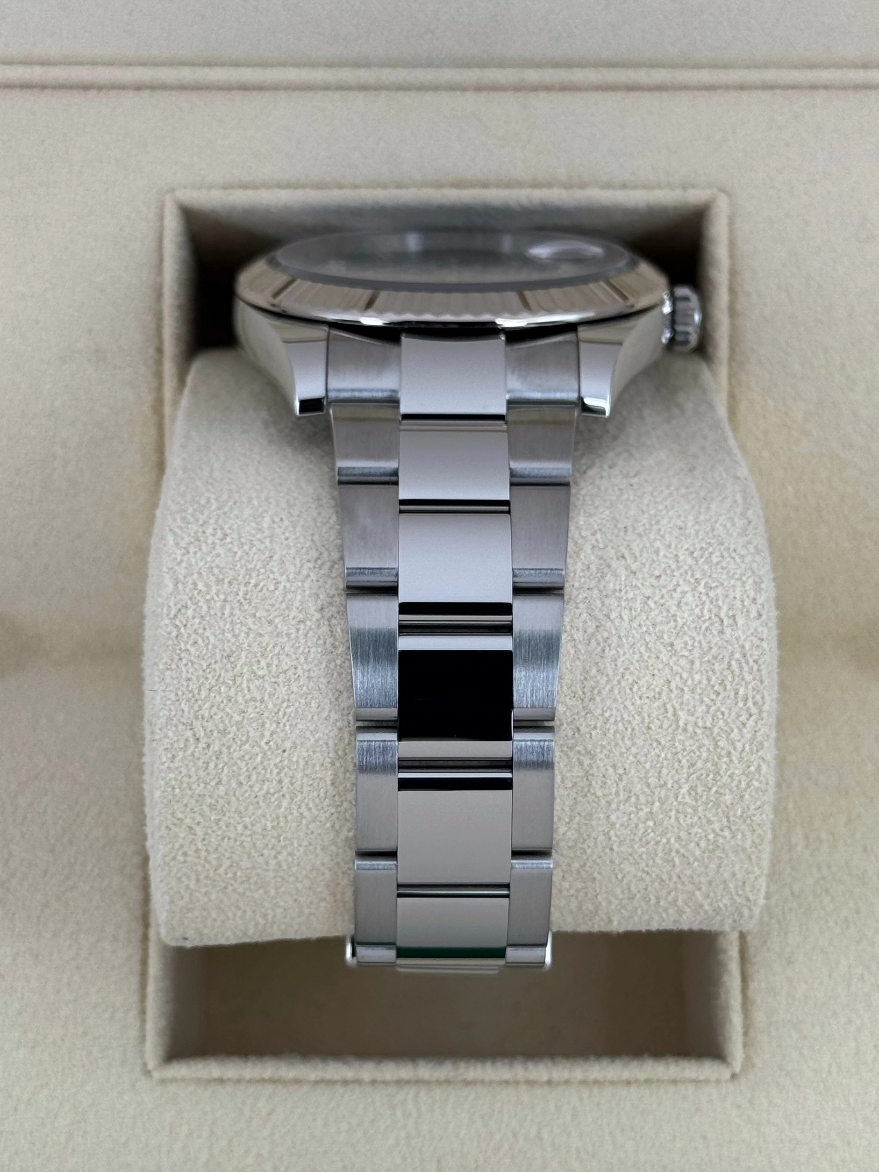 2024 Rolex Datejust 41mm 126334 Stainless Steel Oyster Blue Diamond Dial - Image 3