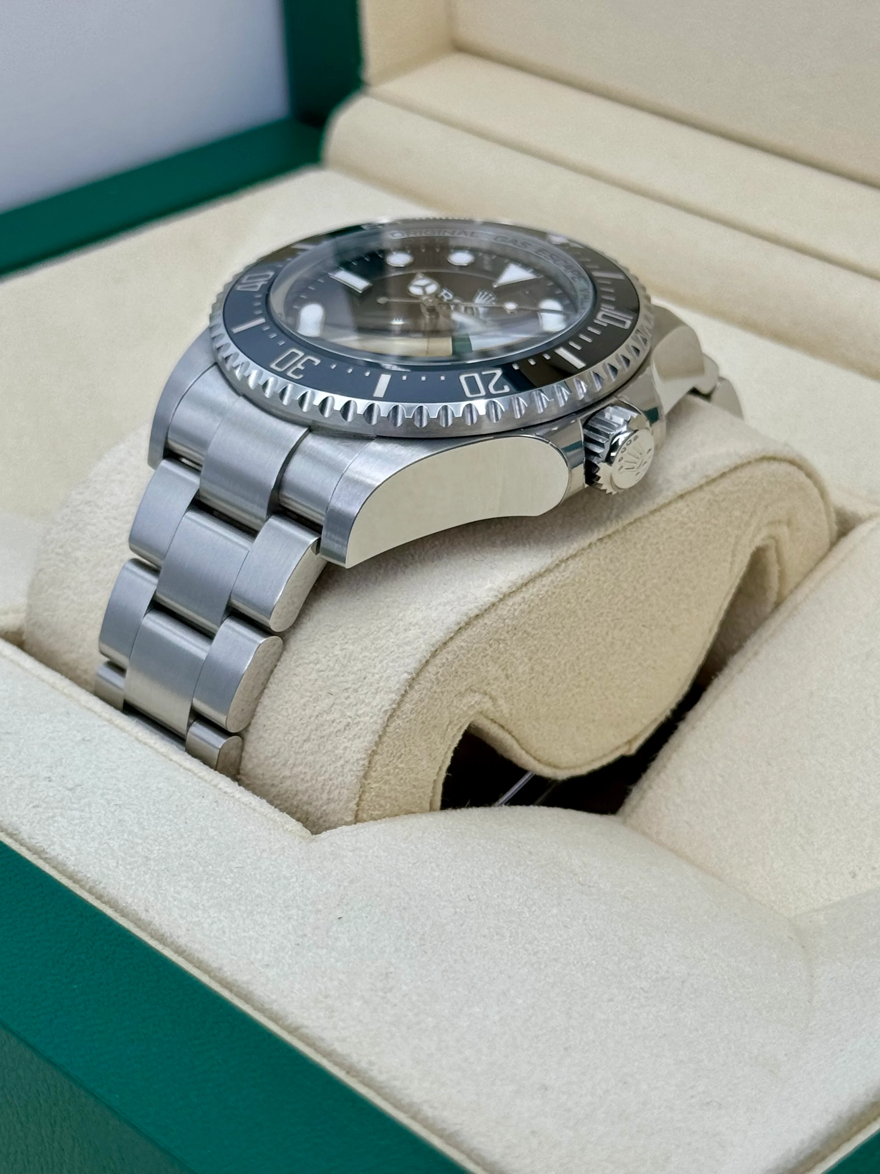 2024 Rolex Deepsea 44mm 136660 Stainless Steel Black Dial - Image 5