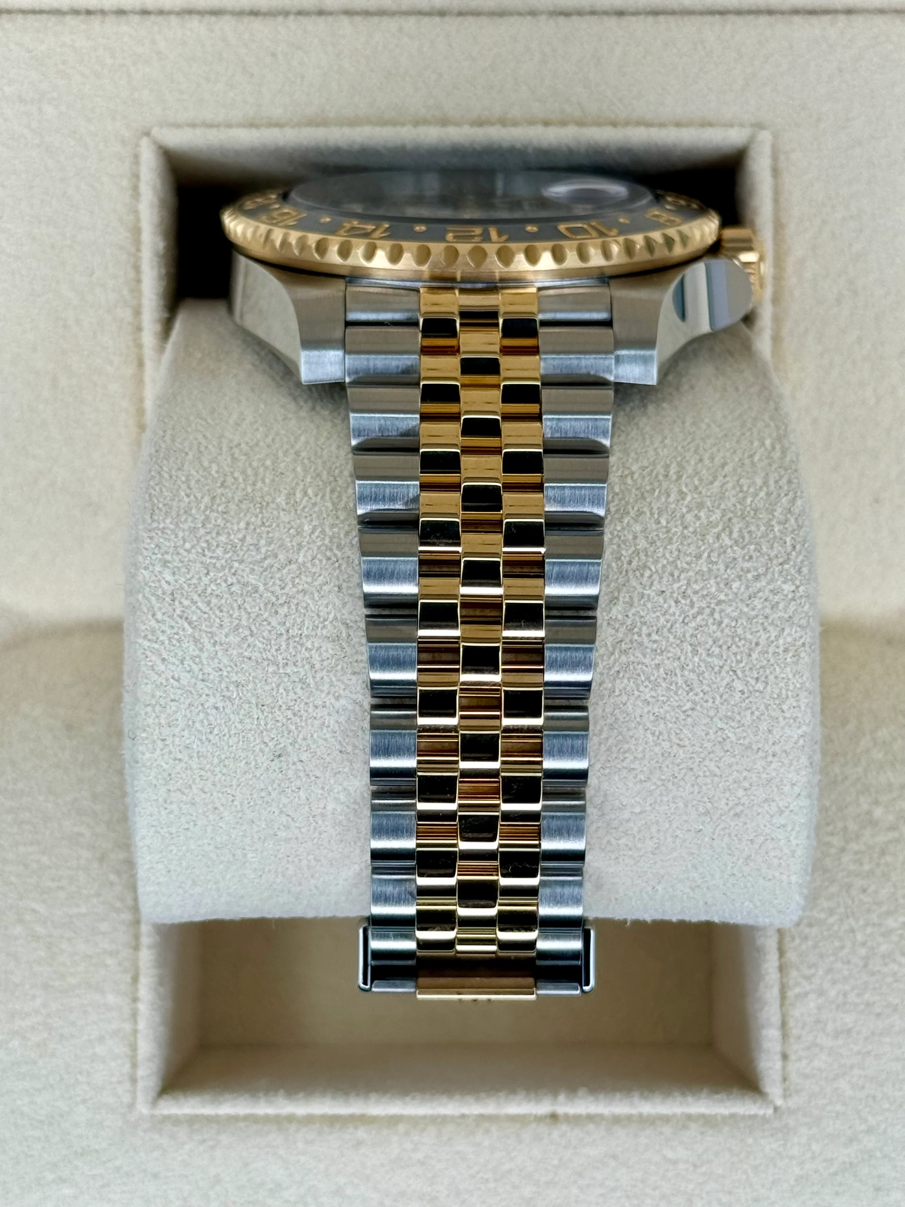 2024 Rolex GMT-Master II 40mm 126713GRNR Two-Tone Jubilee Black Dial - Image 3