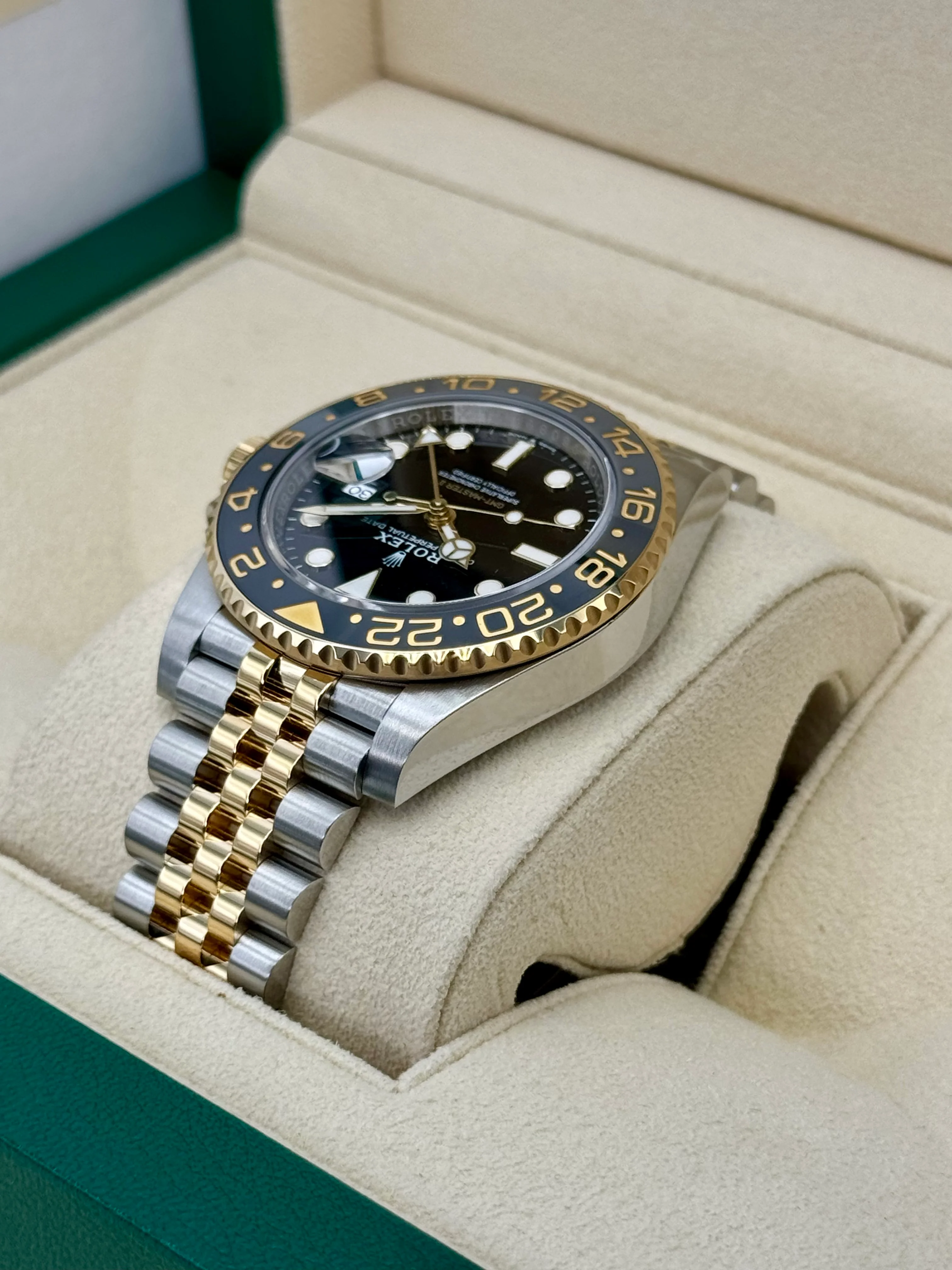 2024 Rolex GMT-Master II 40mm 126713GRNR Two-Tone Jubilee Black Dial - Image 7
