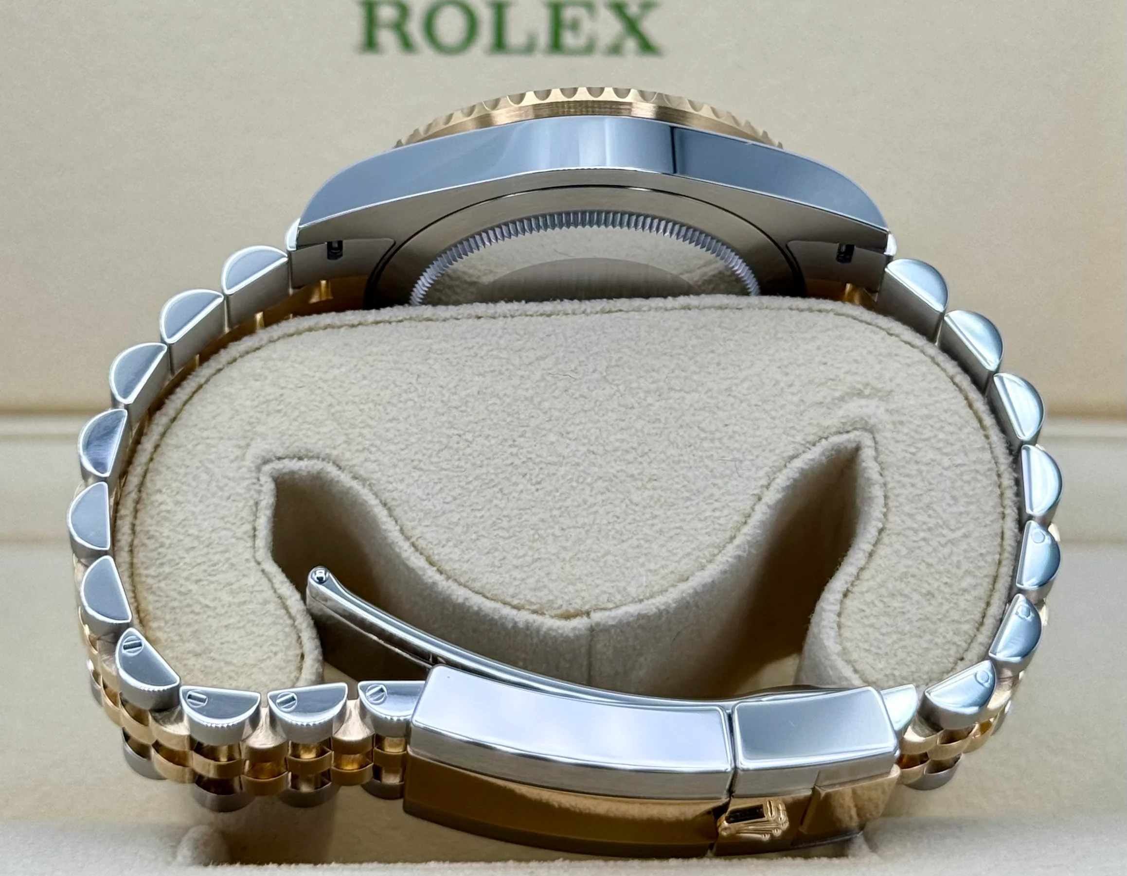 2024 Rolex GMT-Master II 40mm 126713GRNR Two-Tone Jubilee Black Dial - Image 10