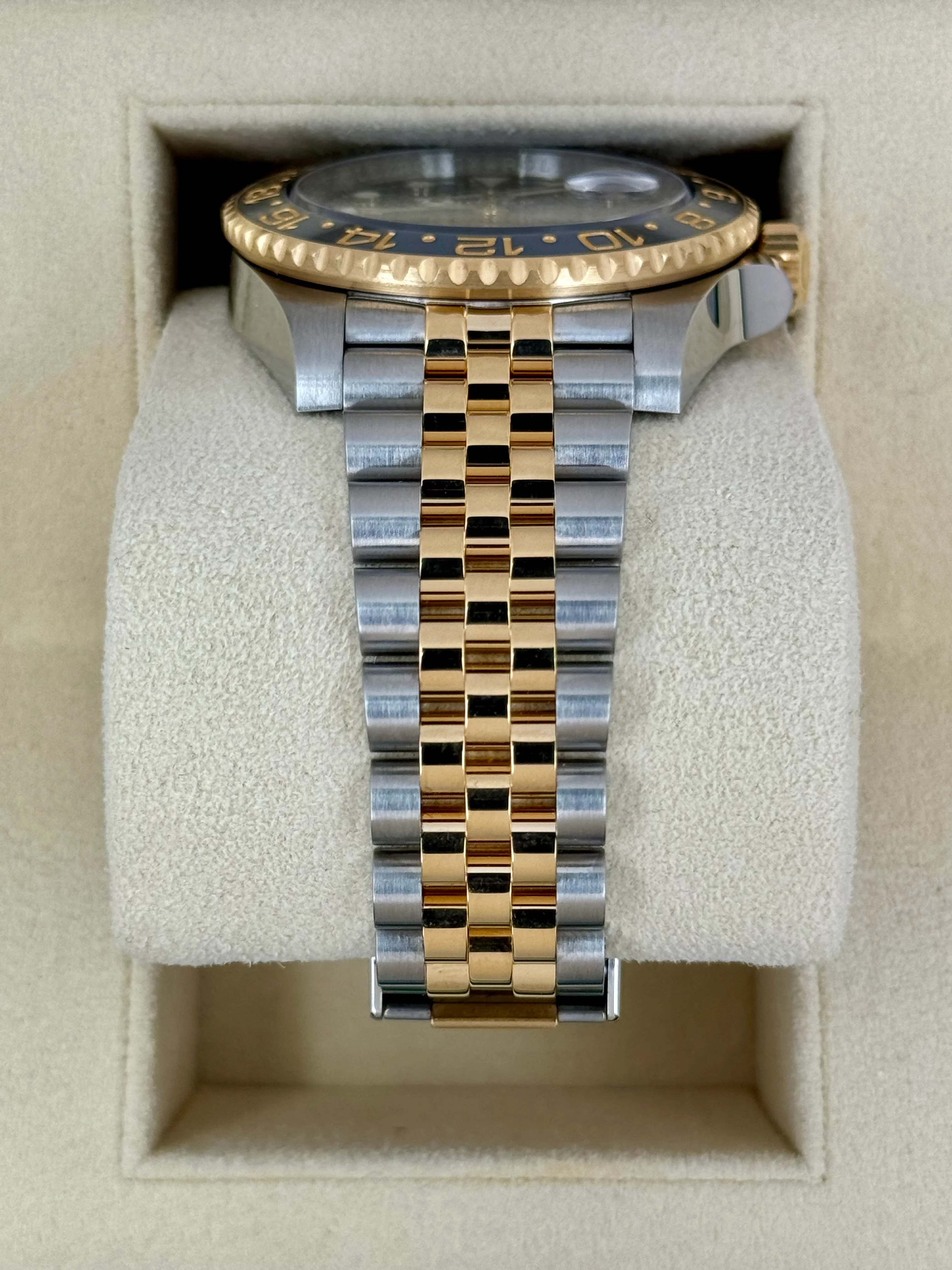2024 Rolex GMT-Master II 40mm 126713GRNR Two-Tone Jubilee Black Dial - Image 3