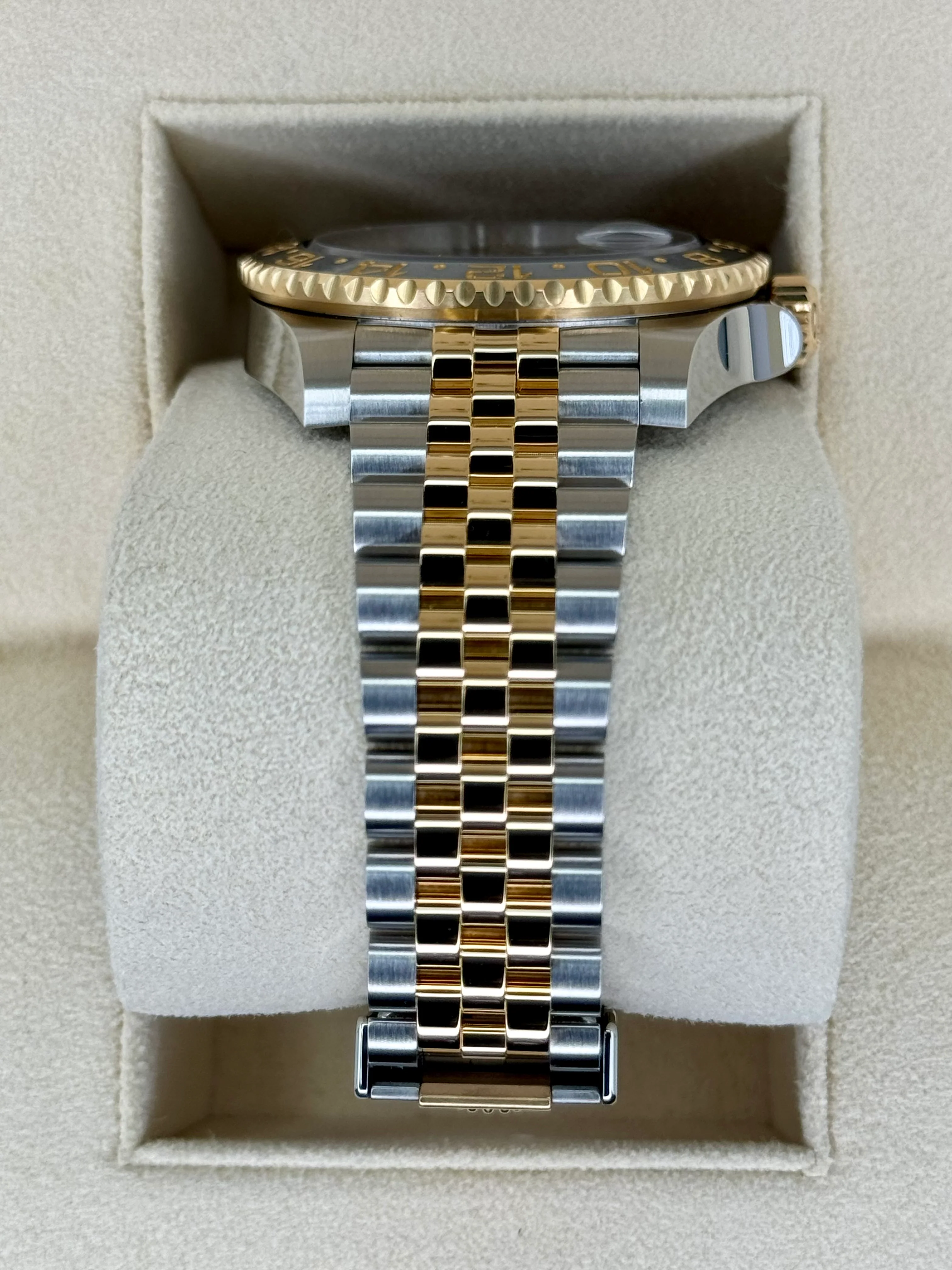 2024 Rolex GMT-Master II 40mm 126713GRNR Two-Tone Jubilee Black Dial - Image 3