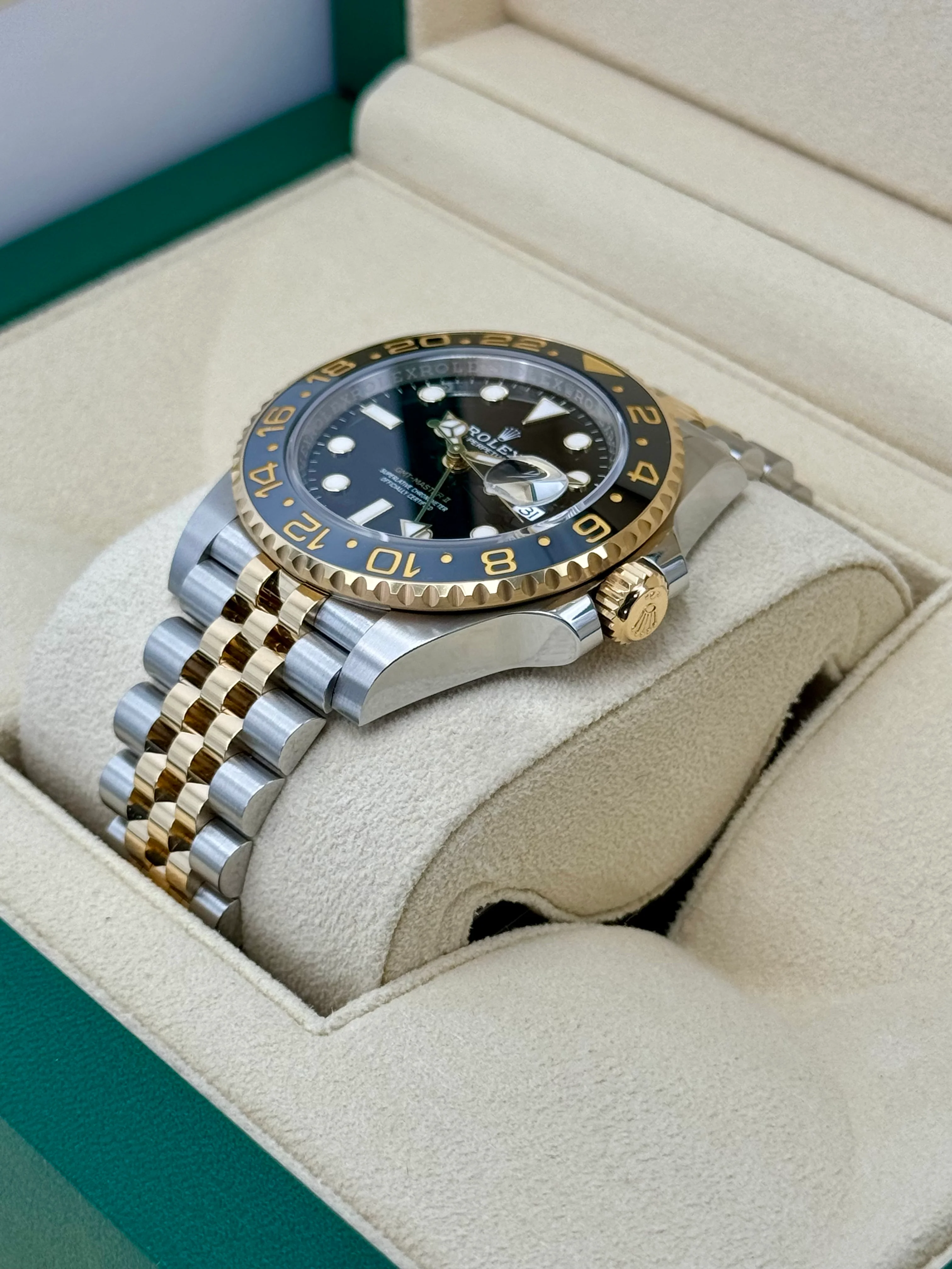 2024 Rolex GMT-Master II 40mm 126713GRNR Two-Tone Jubilee Black Dial - Image 5