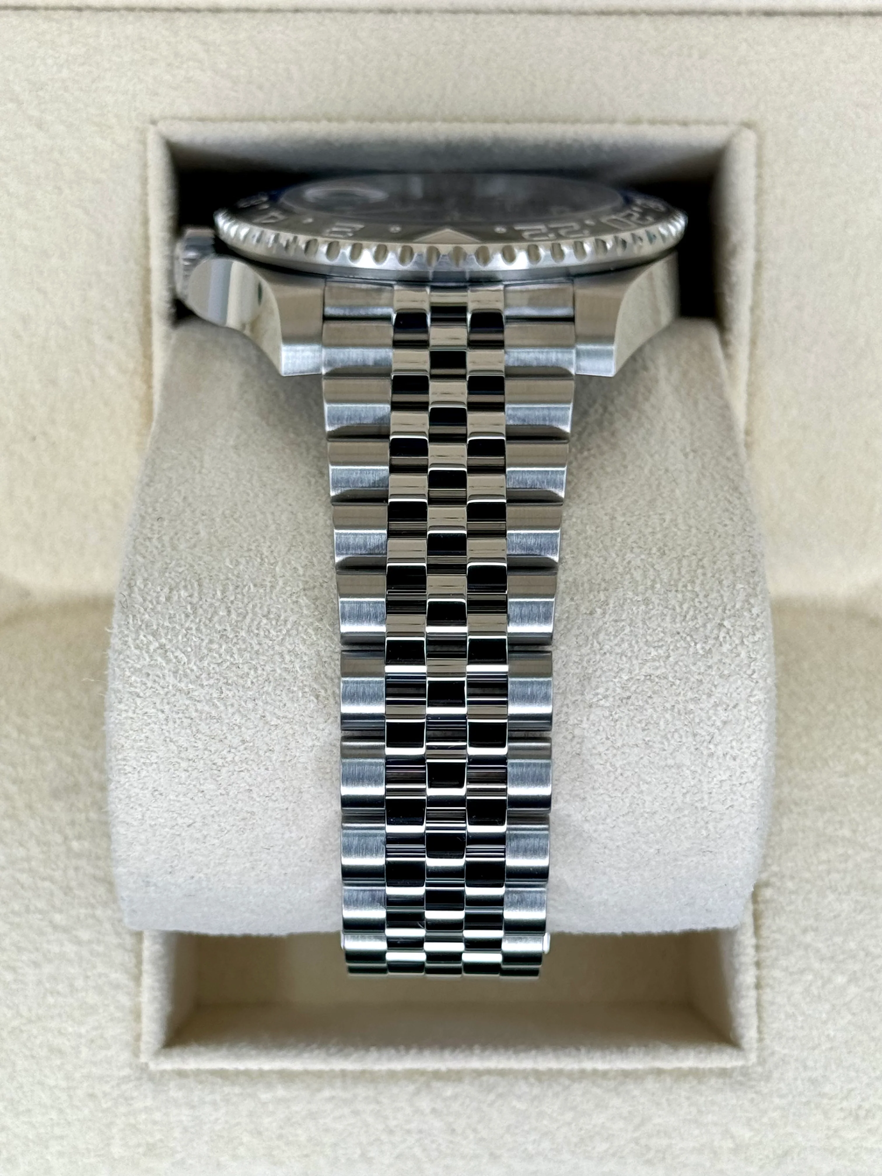 2024 Rolex GMT-Master II "Batgirl" 40mm 126710BLNR Jubilee - Image 4