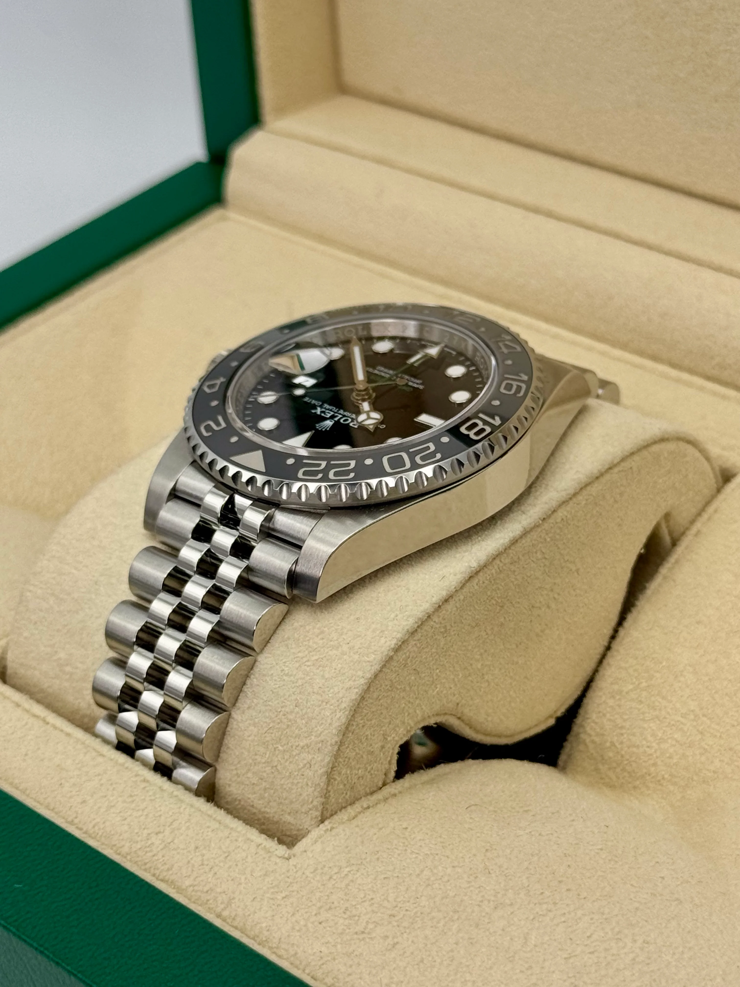 2024 Rolex GMT-Master II "Bruce Wayne" 40mm 126710GRNR Jubilee - Image 7