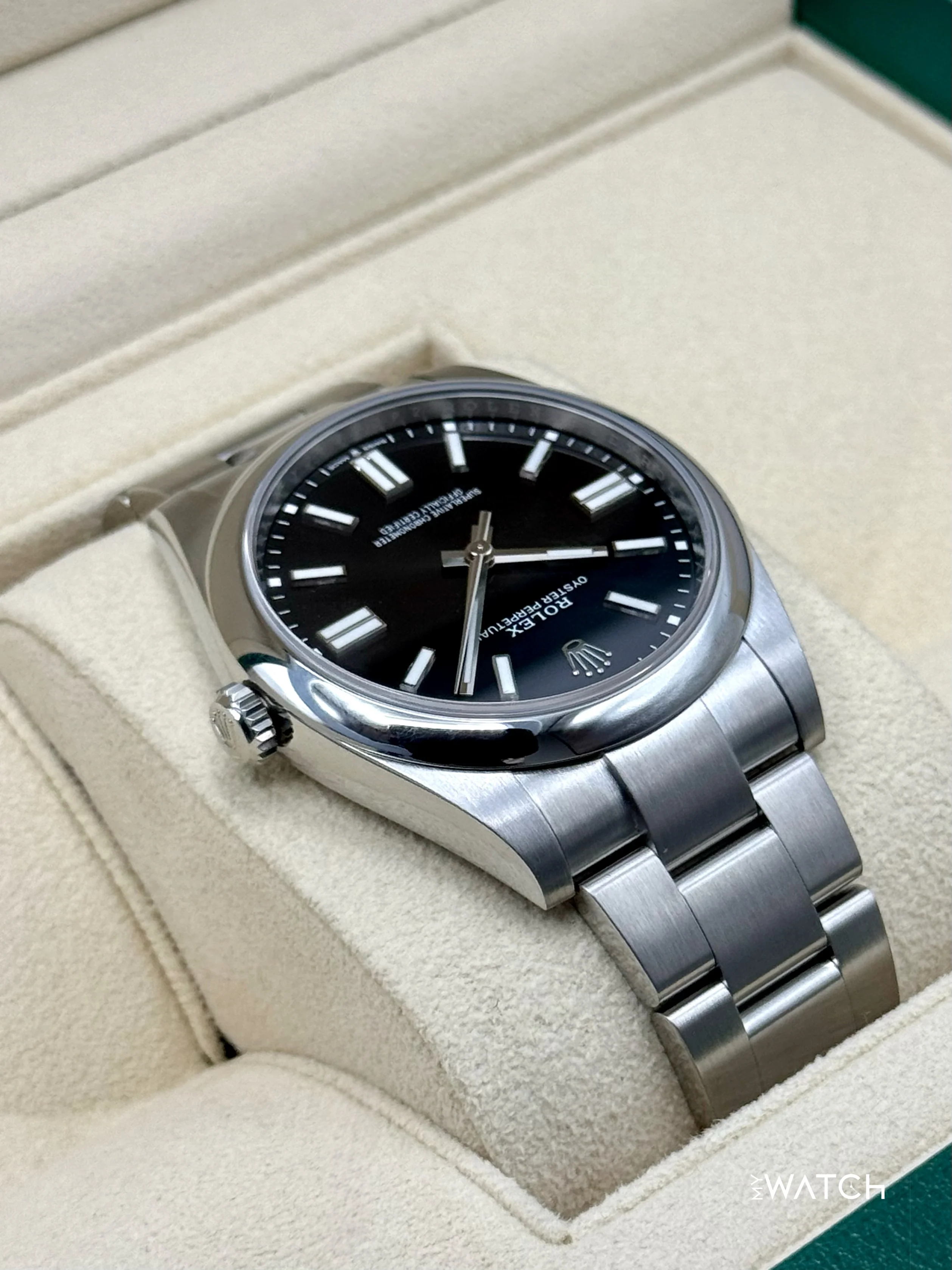 2024 Rolex Oyster Perpetual 41mm 124300 Black Dial - Image 8