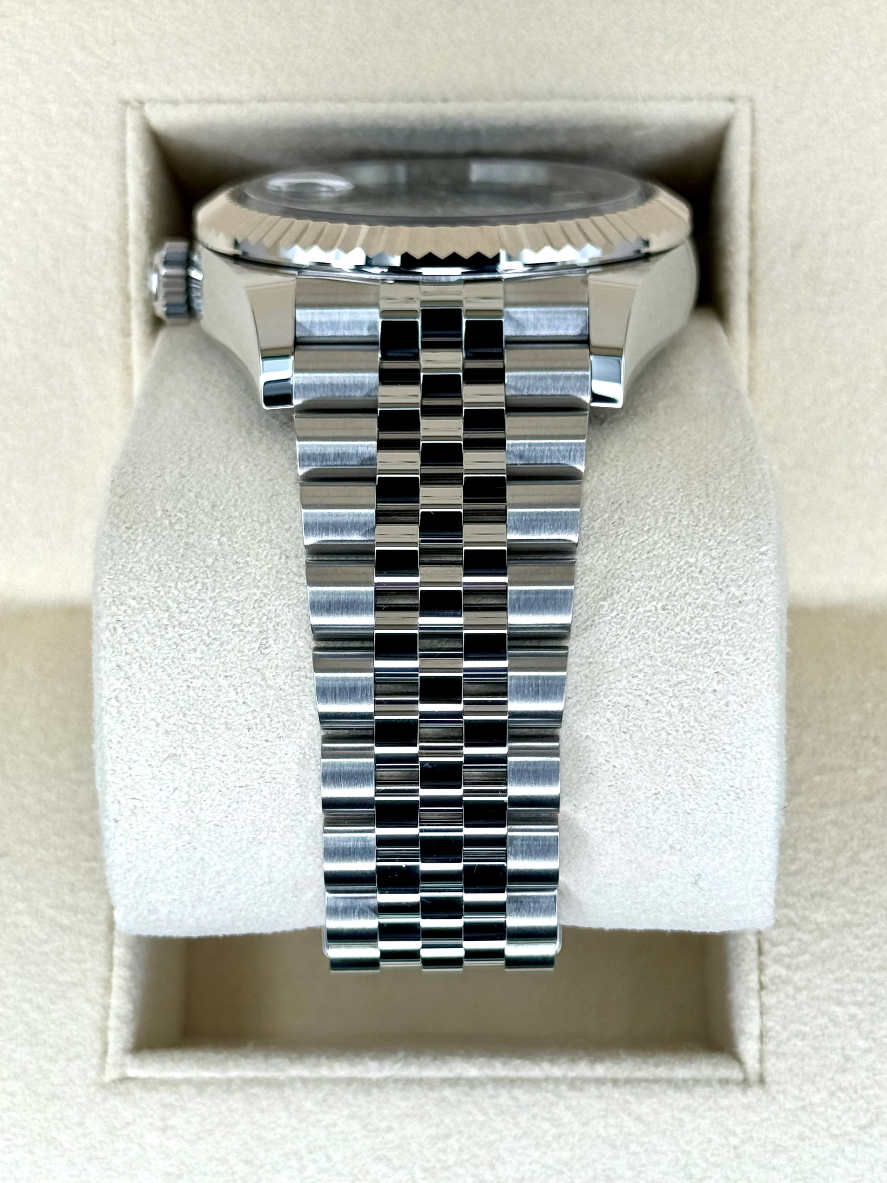 NEW 2024 Rolex Sky-Dweller 42mm 326934 Jubilee Blue Dial - Image 4