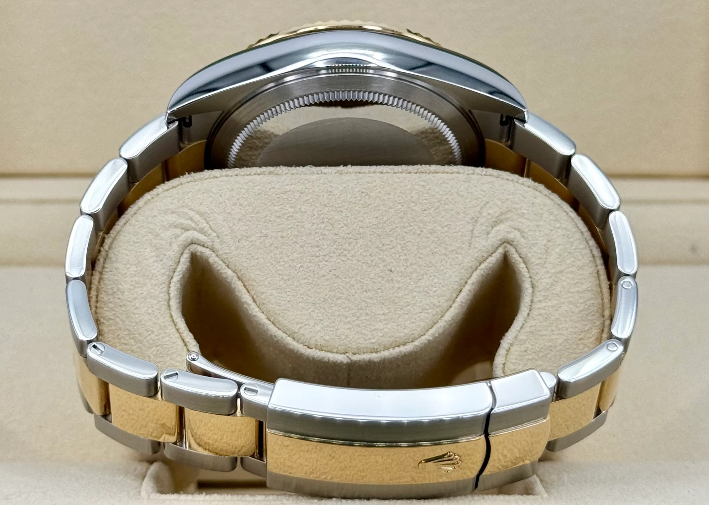 2024 Rolex Sky-Dweller 42mm 336933 Oyster Champagne Dial - Image 10