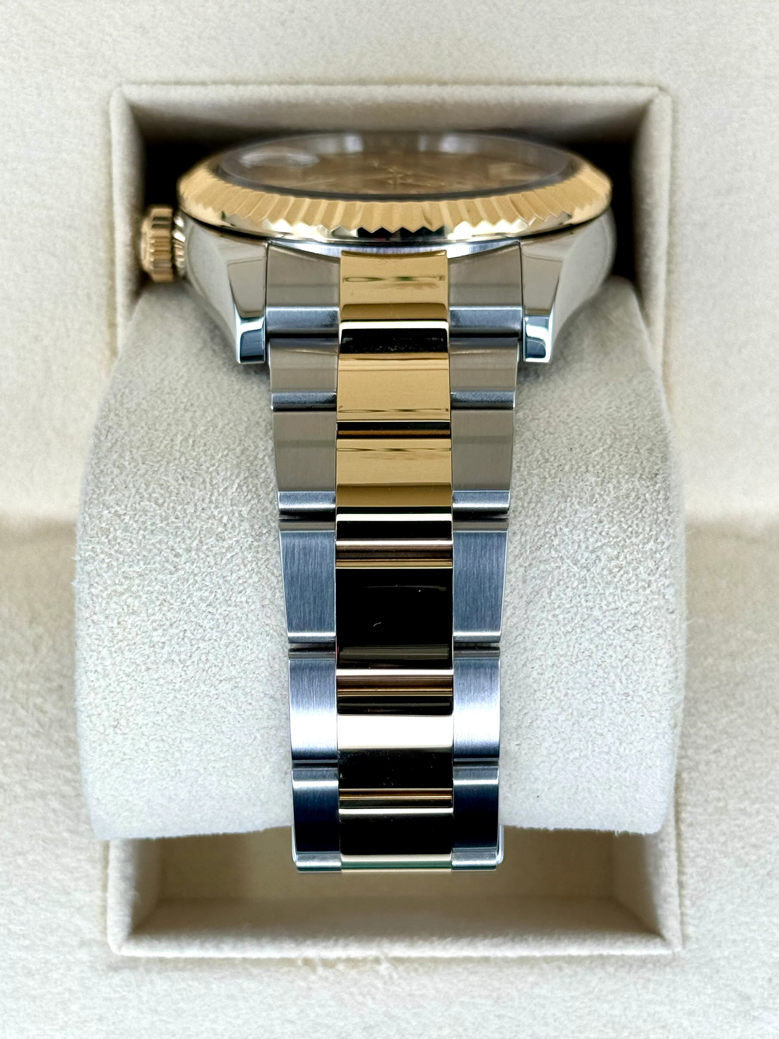 2024 Rolex Sky-Dweller 42mm 336933 Oyster Champagne Dial - Image 4